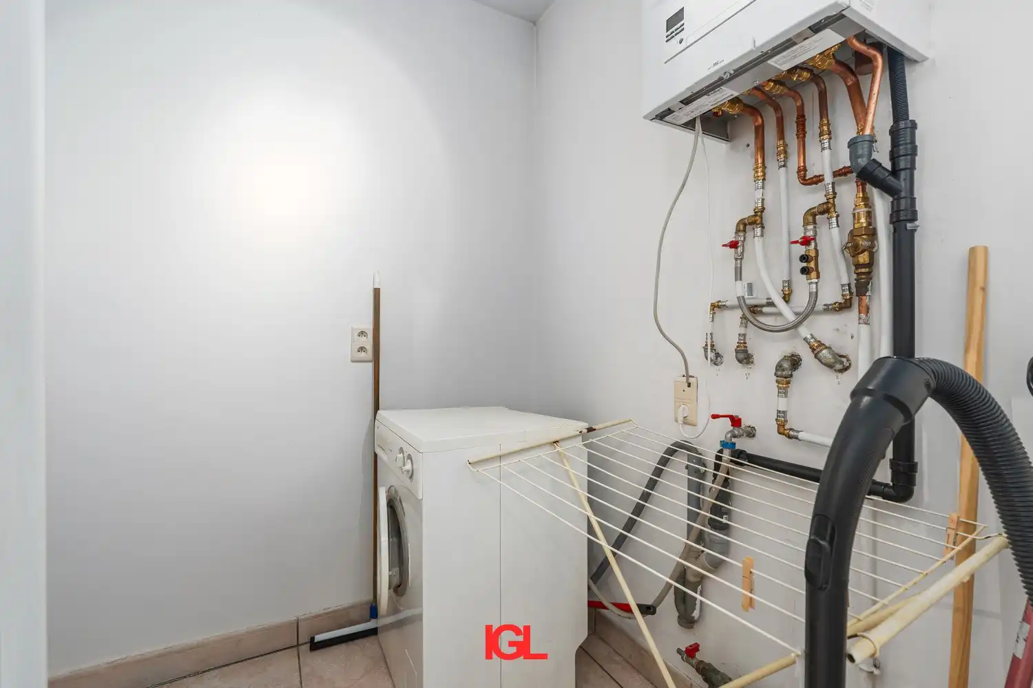 Ruim en goed onderhouden appartement met 3 slaapkamers, 2 badkamers en terras foto 14