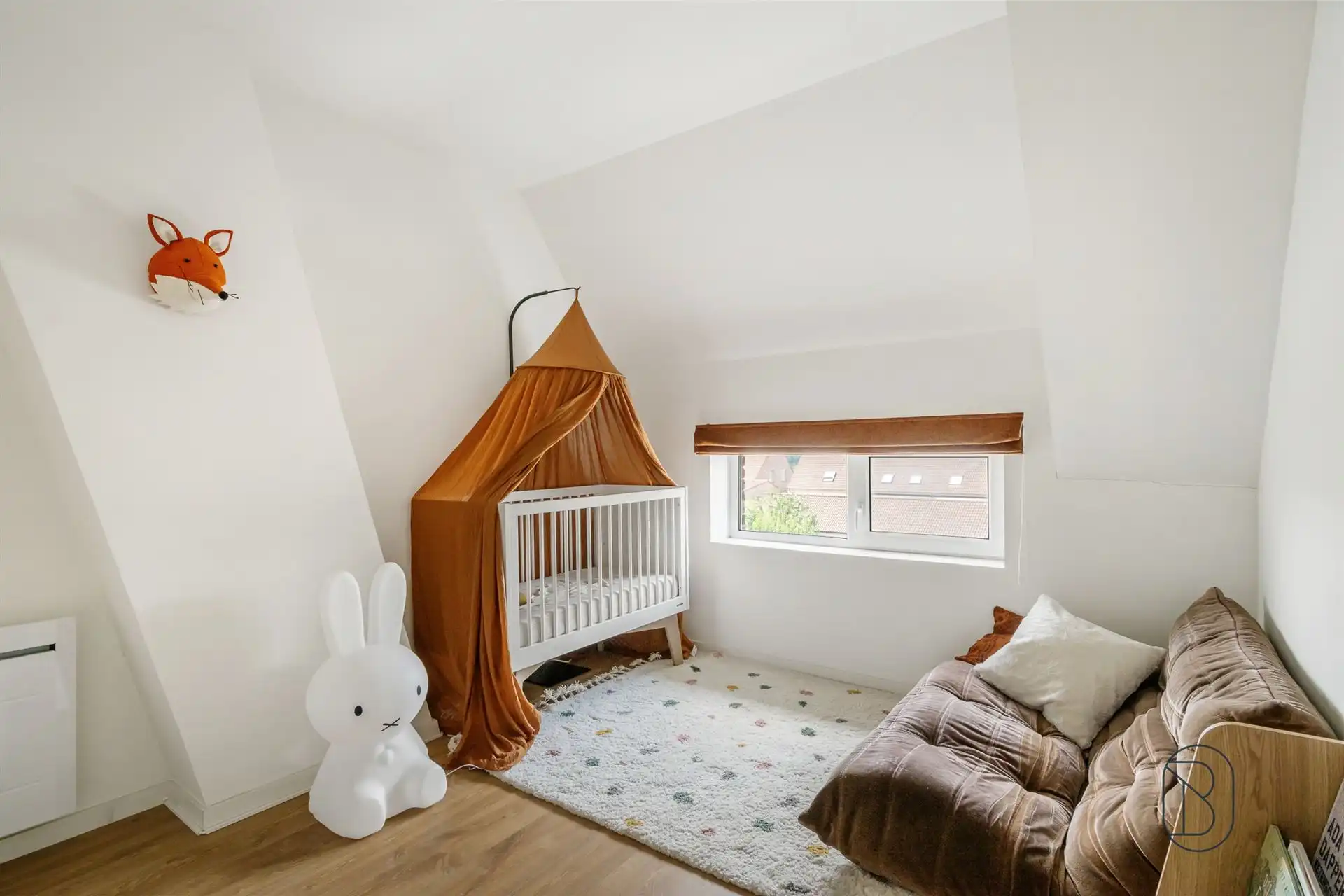 Recent gerenoveerde woning met 3 slk en leuke tuin! foto 13
