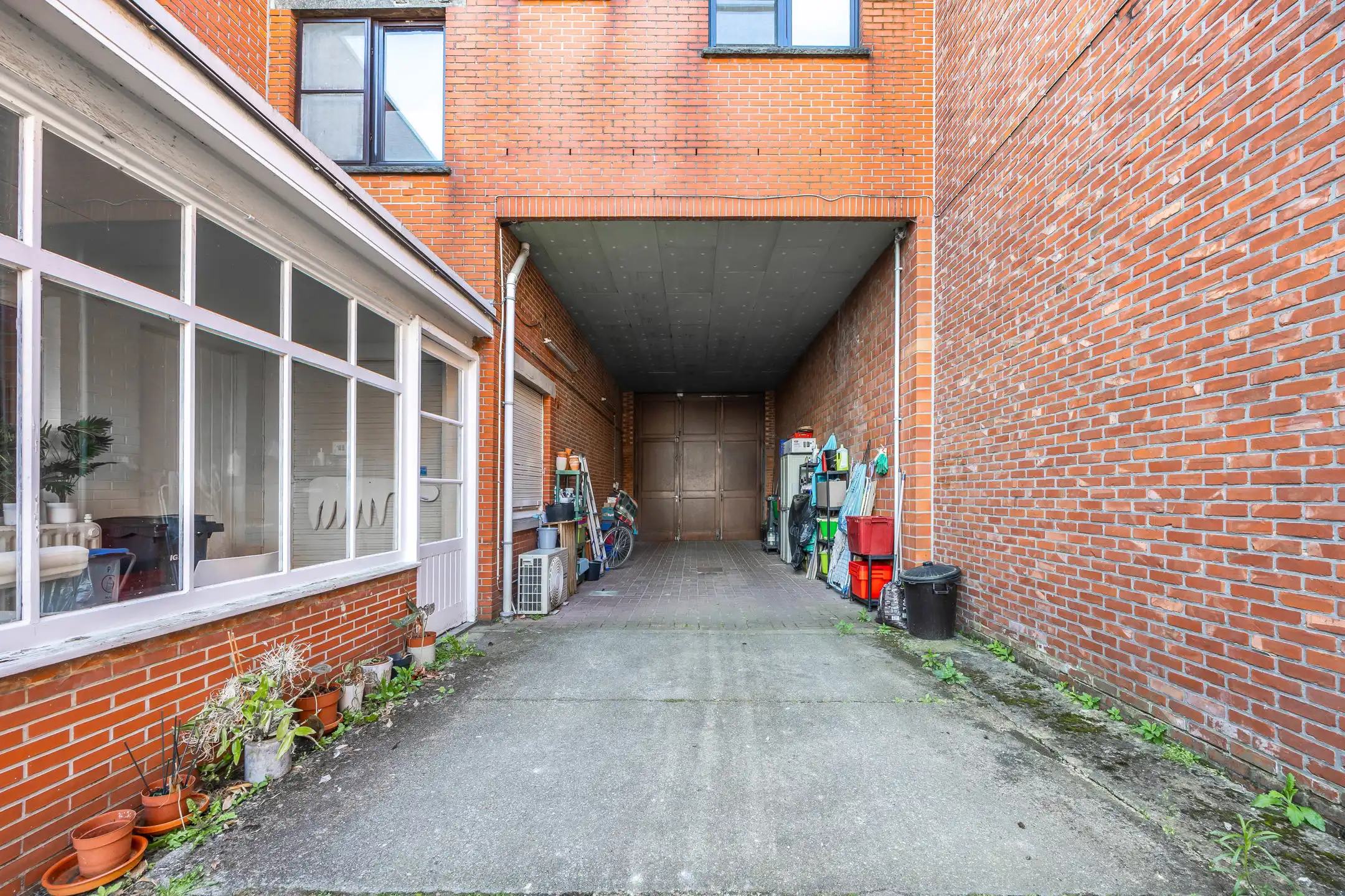 Handelshuis met magazijn op centrale ligging foto 2