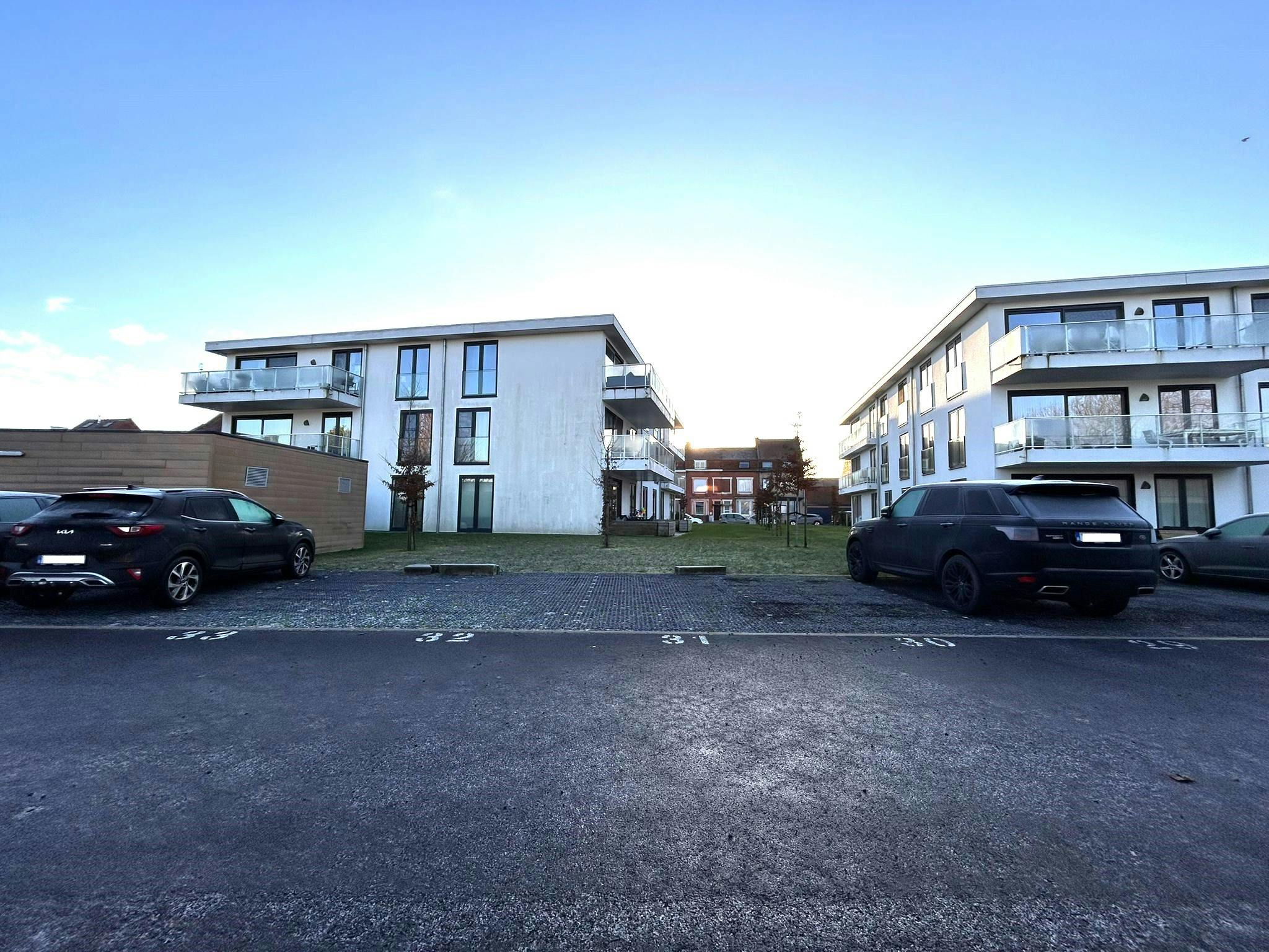 4 autostaanplaatsen te koop in Harelbeke foto 4