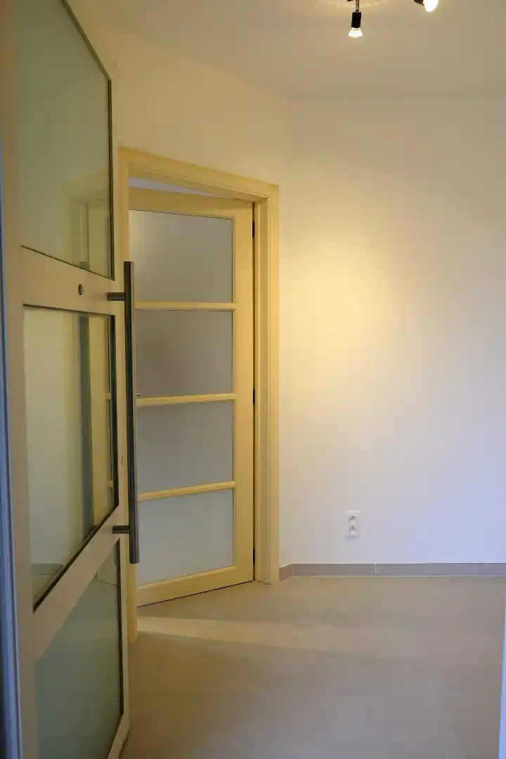 Recent opgefrist appartement met 2 slaapkamers centrum Zottegem foto 2