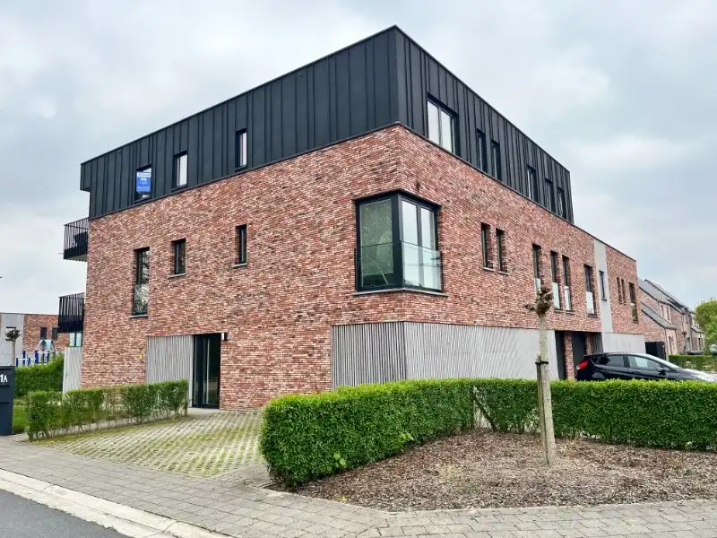 Ruim en lichtrijk appartement met garage op rustige, centrale ligging foto 14