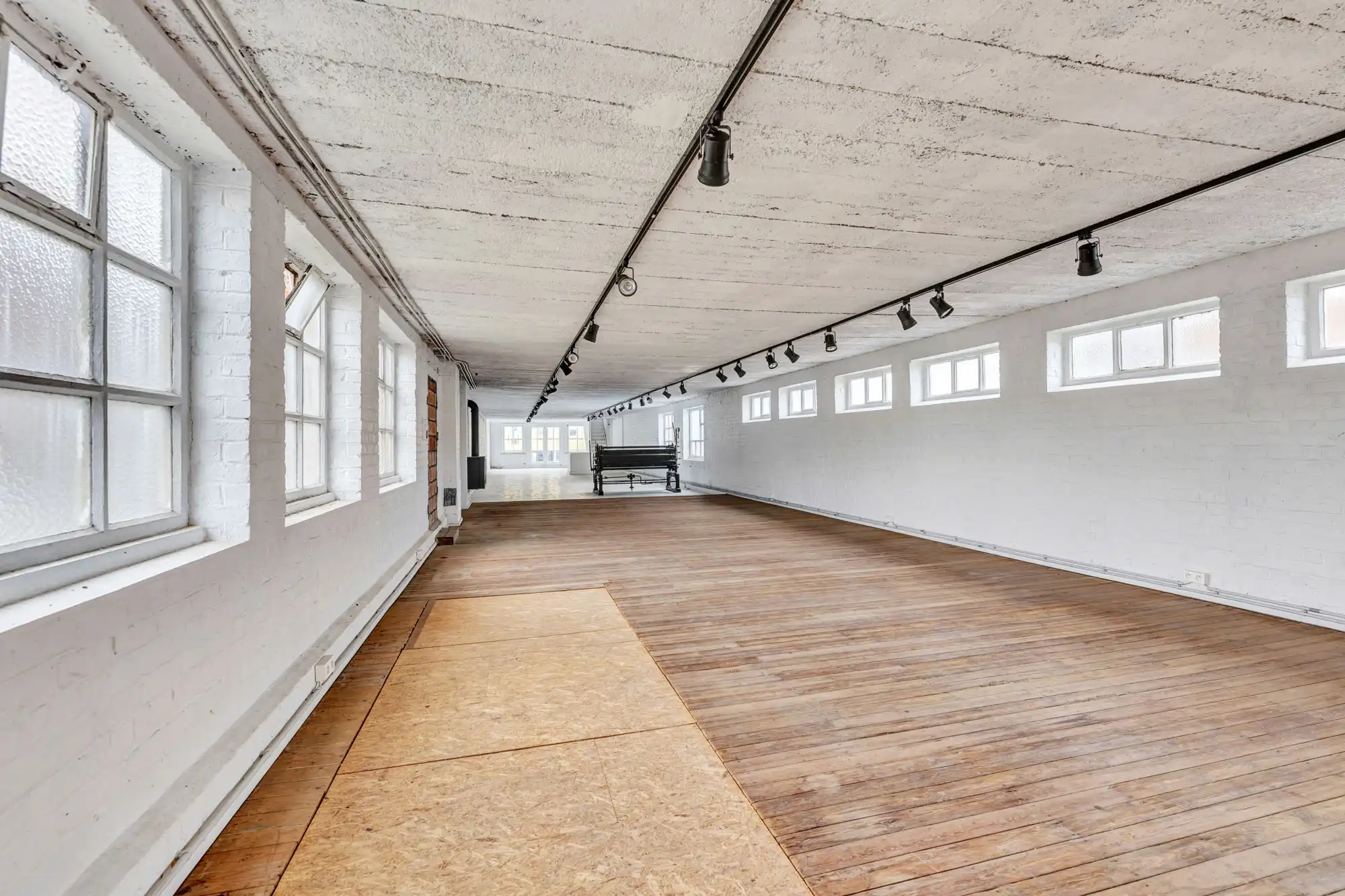 Uniek loftpand van 750m² in Aalst foto 7