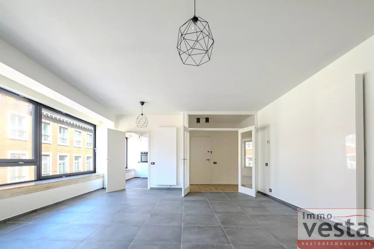 Te huur: Goed onderhouden appartement in het centrum van Sint-Truiden foto 4