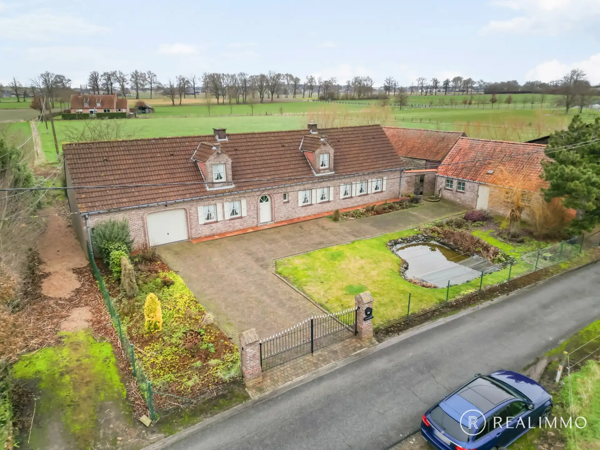 Uniek gelegen eigendom op 2,47 hectare aan de oevers van de Schelde in Kerkhove foto 2