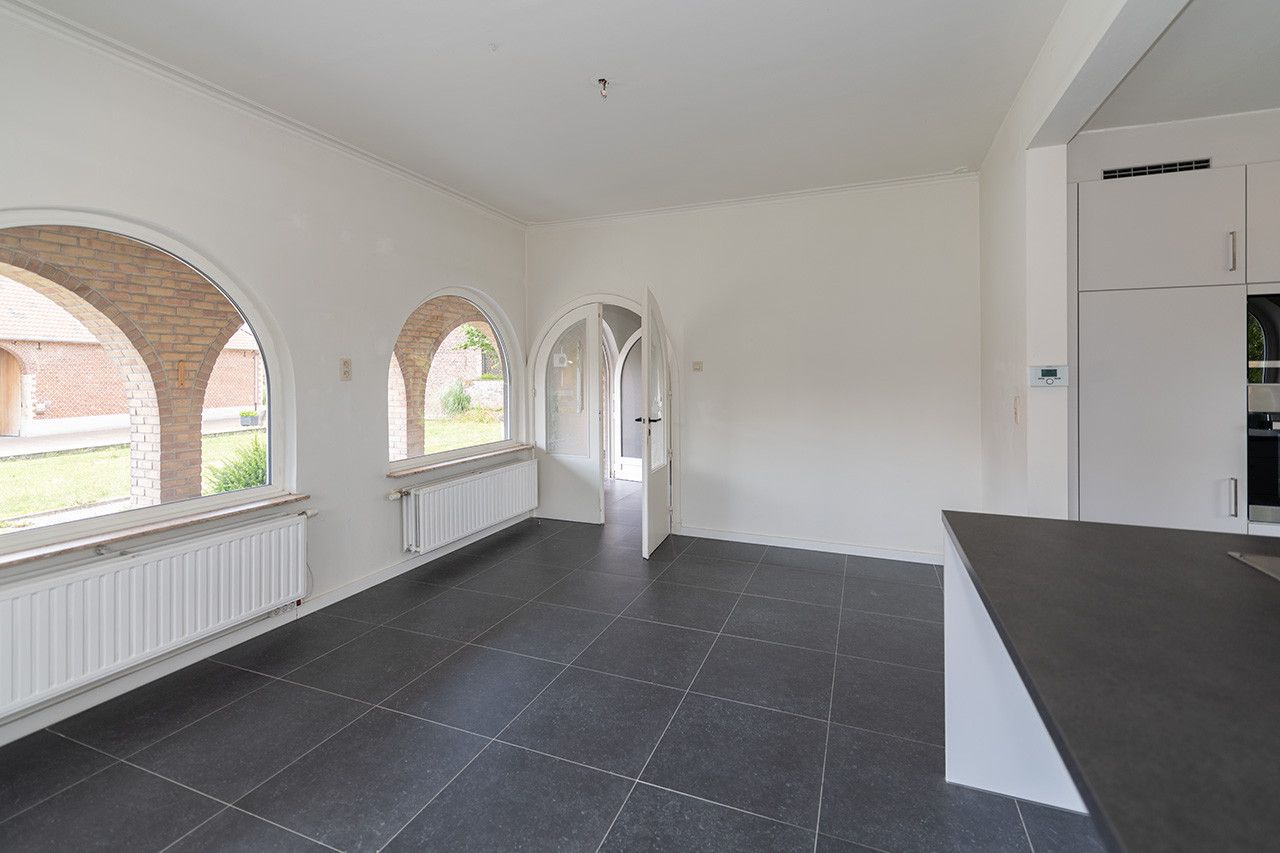 Lichte, modern ingerichte villa foto 11