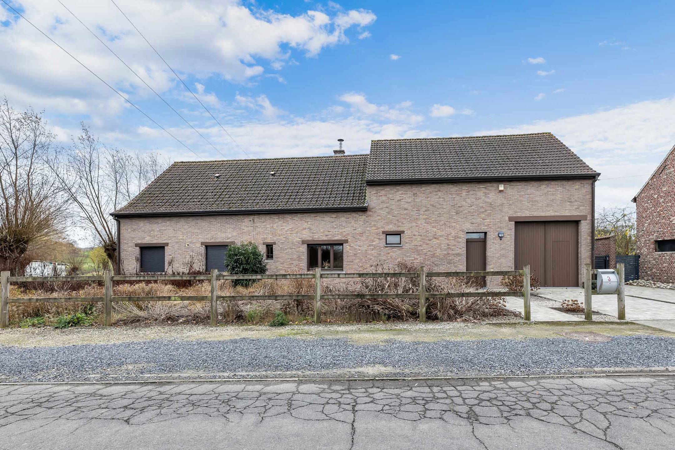 Exclusief landhuis met binnenzwembad en stallingen foto 5