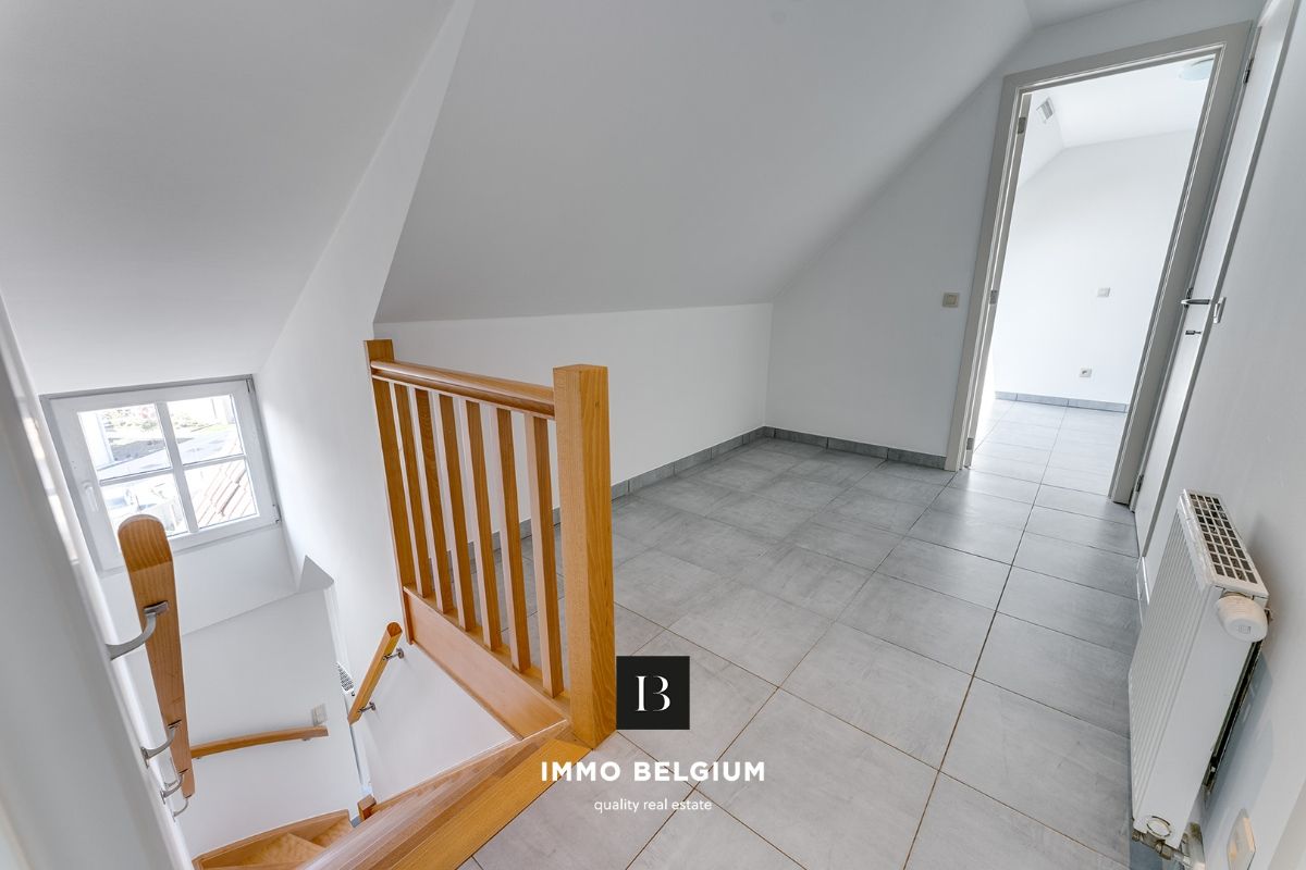 Ruim duplex appartement met 3 slaapkamers foto 12