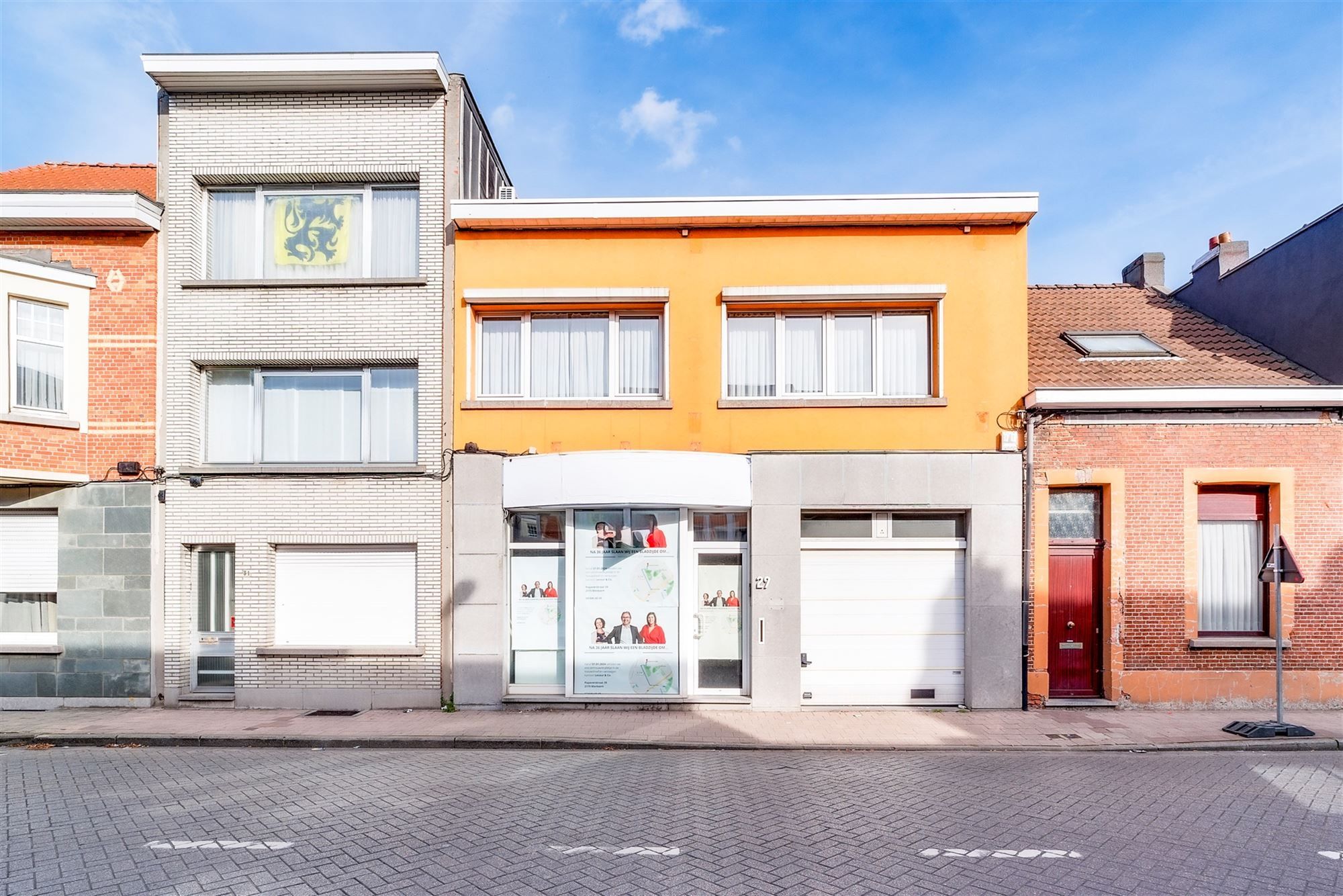 Woning met kantoor en garage foto 1