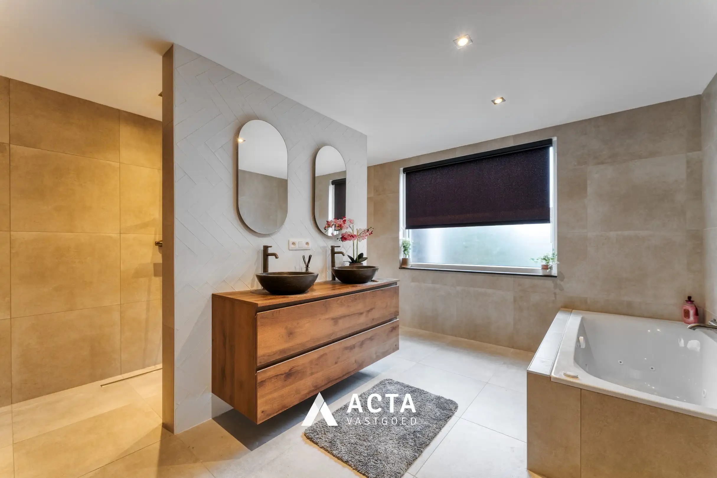 Gerenoveerde villa met vier slaapkamers in de Vicognewijk! foto 12