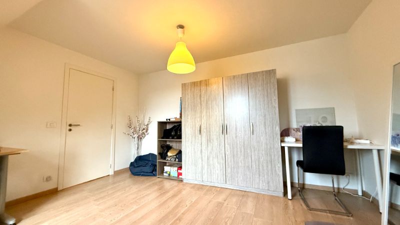 Charmante woning in fermettestijl met drie slaapkamers en mooie tuin foto 13