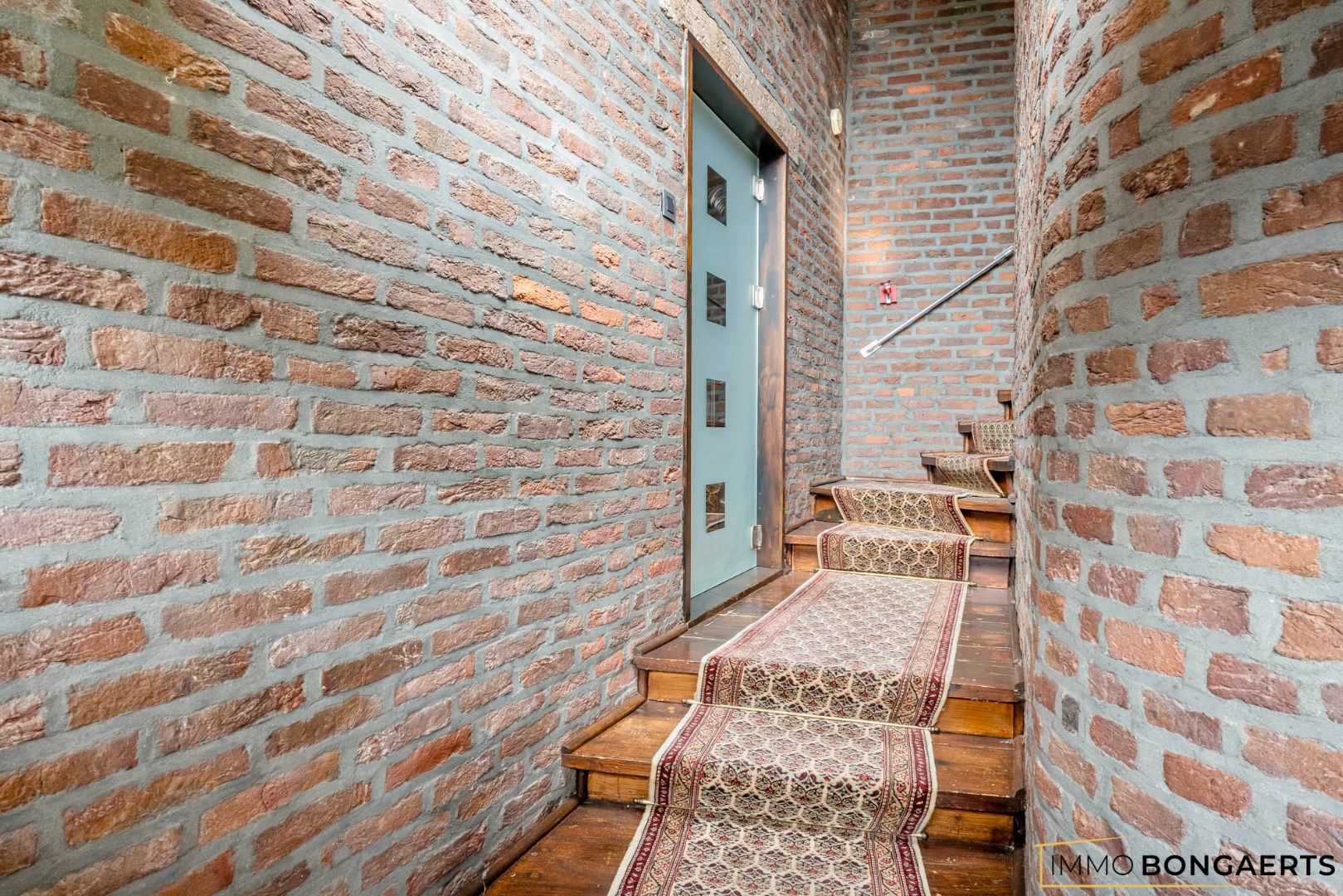 Ruime woning met vier slaapkamers  foto 2