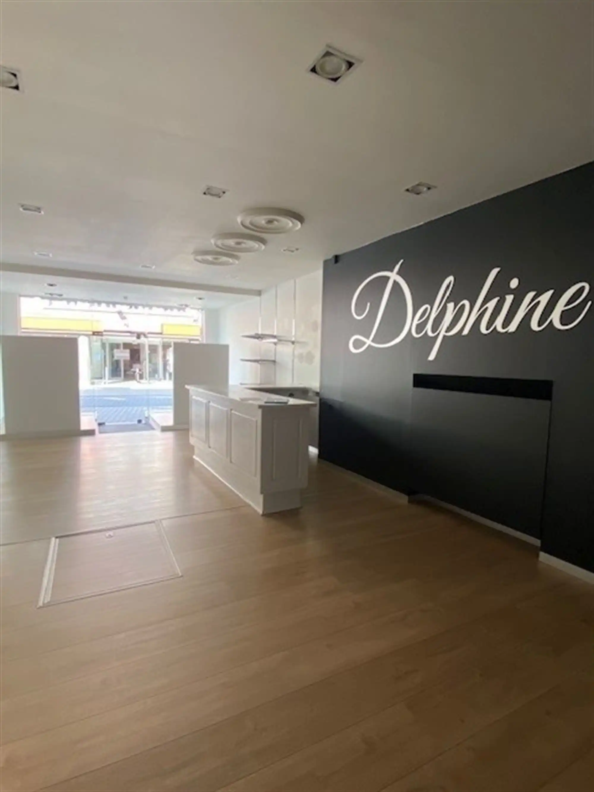 Karaktervol handelshuis met woonst foto 7