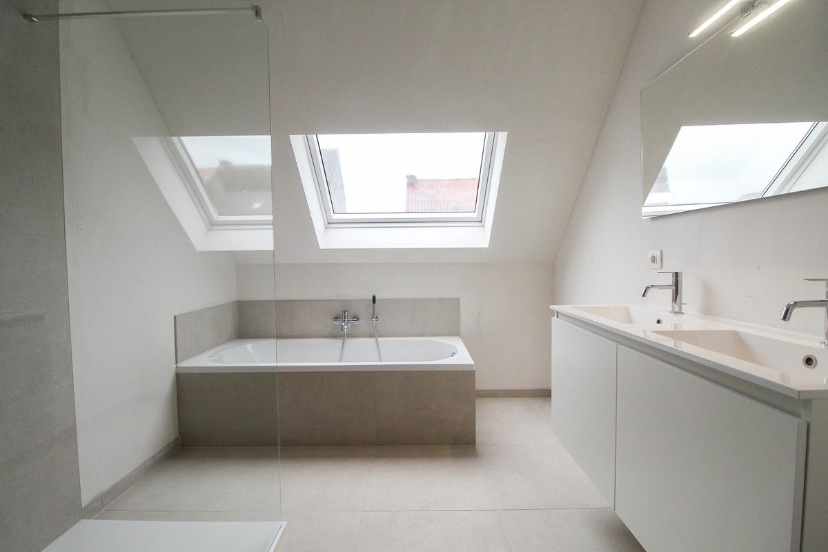 Deux maisons en plein centre de Comines foto 7