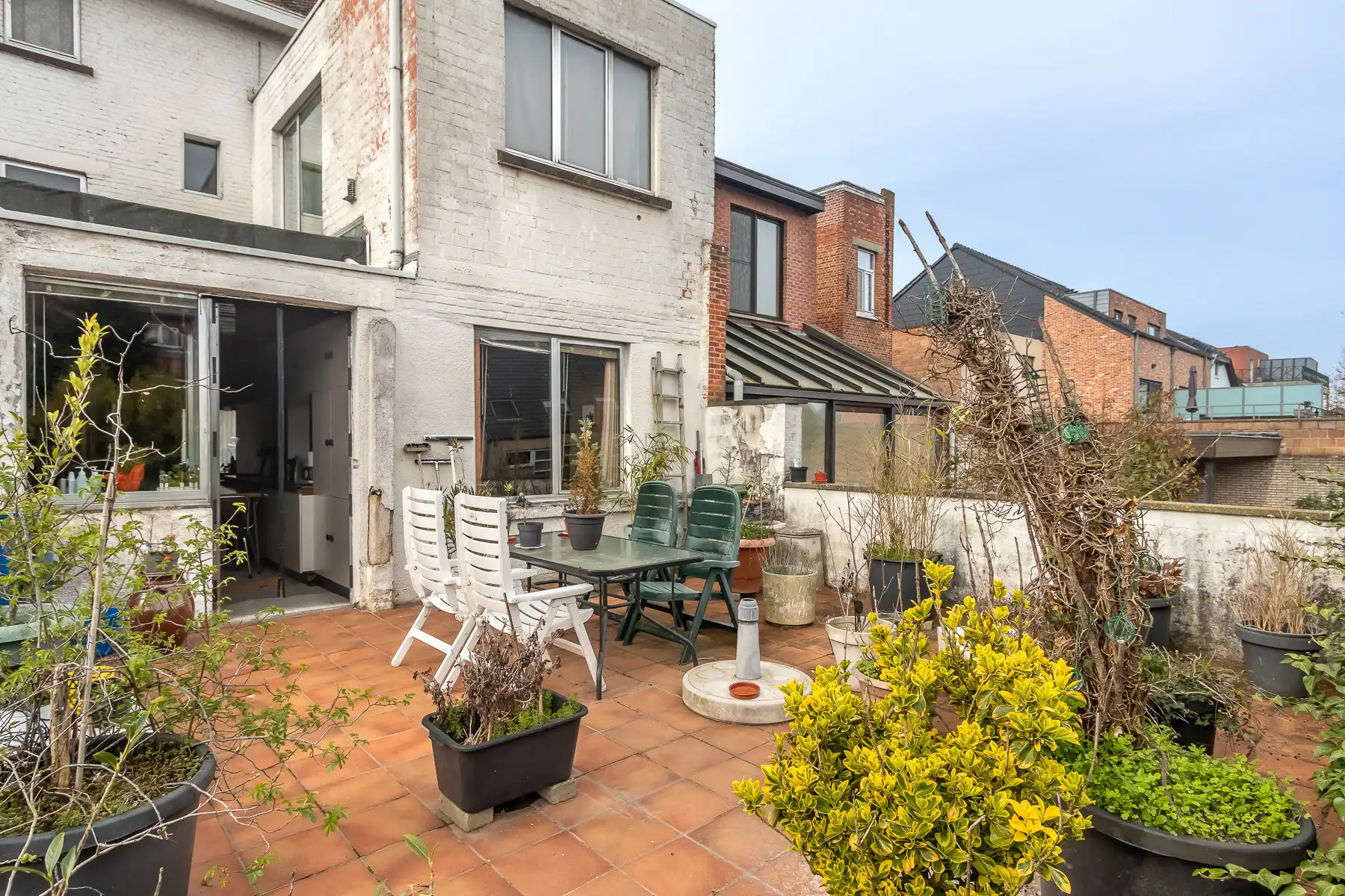 Ruime, te renoveren woning met veel potentieel nabij centrum foto 16