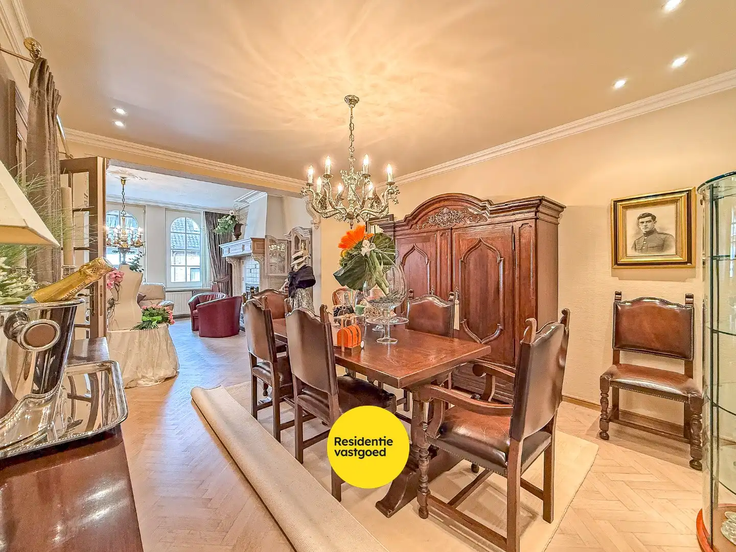 Prachtig herehuis met woonst en handelsruimte te Nieuwpoort-Stad op een zeer commerciële ligging in de Marktstraat op 400 m².  foto 9