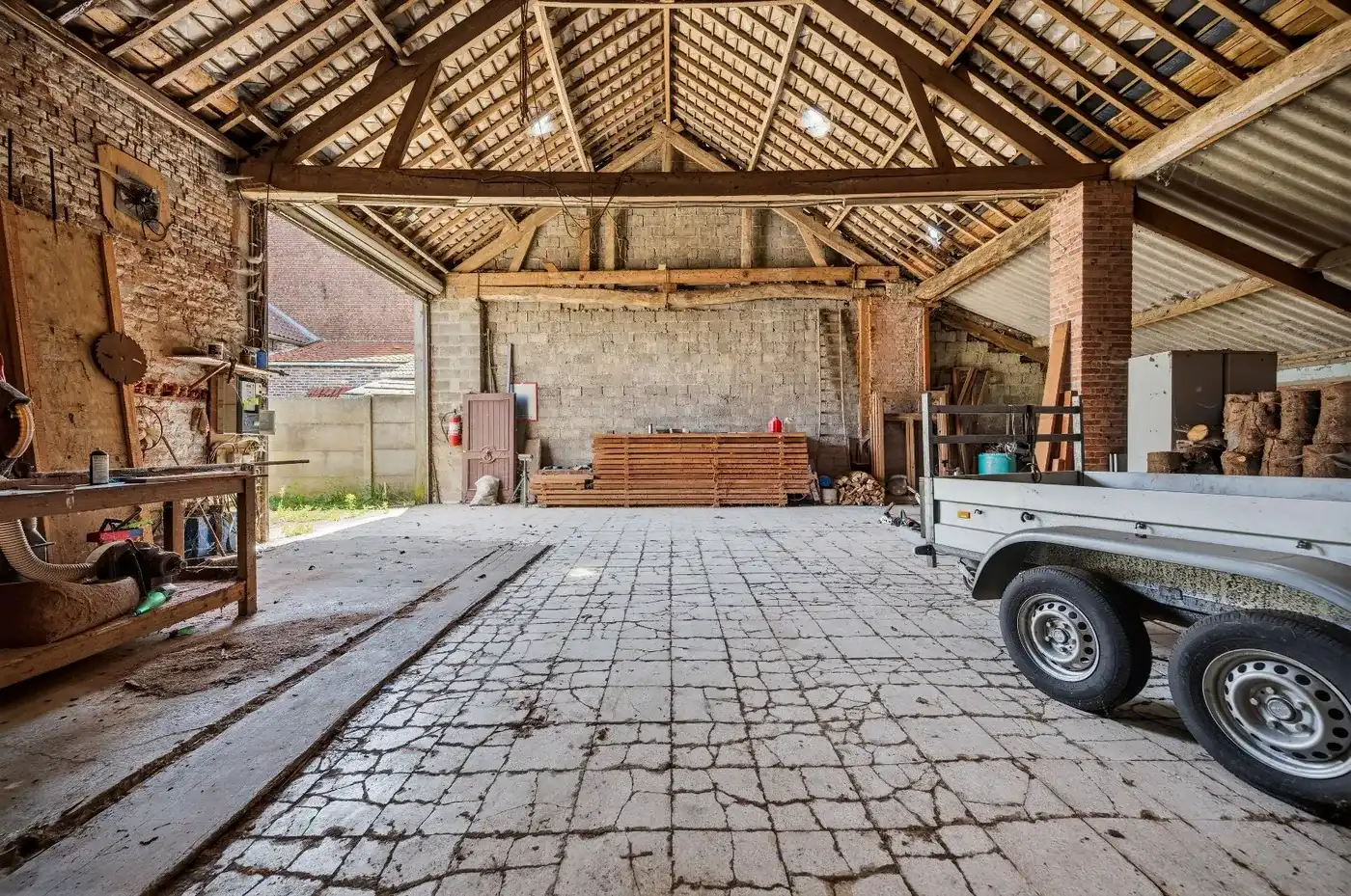 Loods met garage en tuin op ruim perceel van 827 m² foto 8