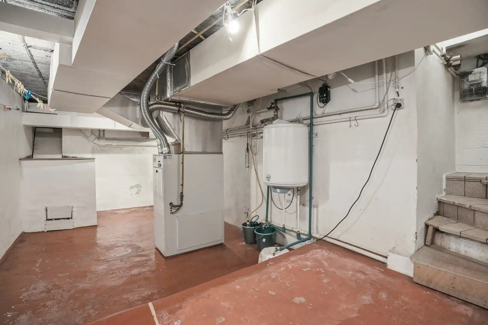 Statige woning te koop in centrum Stasegem, onder de kerktoren op 1000 m² grond, afgewerkt met authentieke en kwaliteitsvolle materialen. foto 27