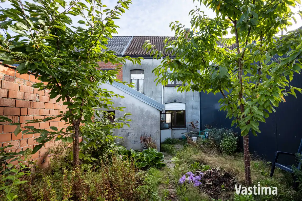 Te renoveren woning met ruime tuin foto 14