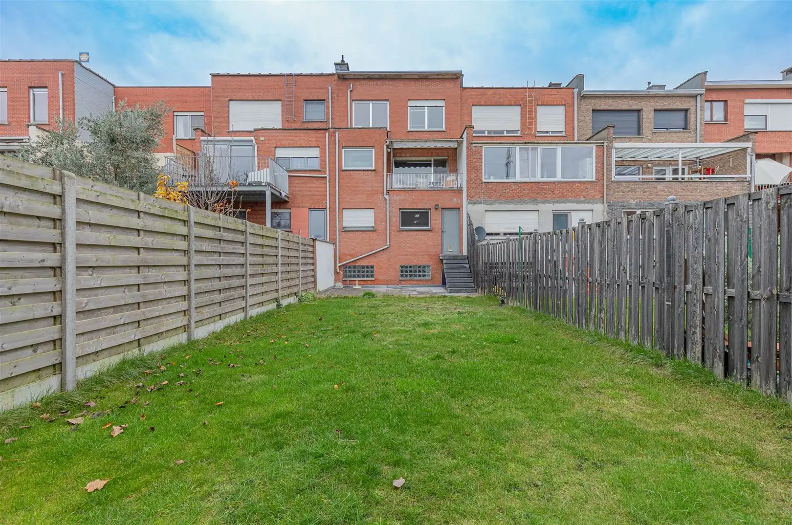 Ruime bel-etage met 3 slaapkamers, grote garage en gezellige tuin foto 22