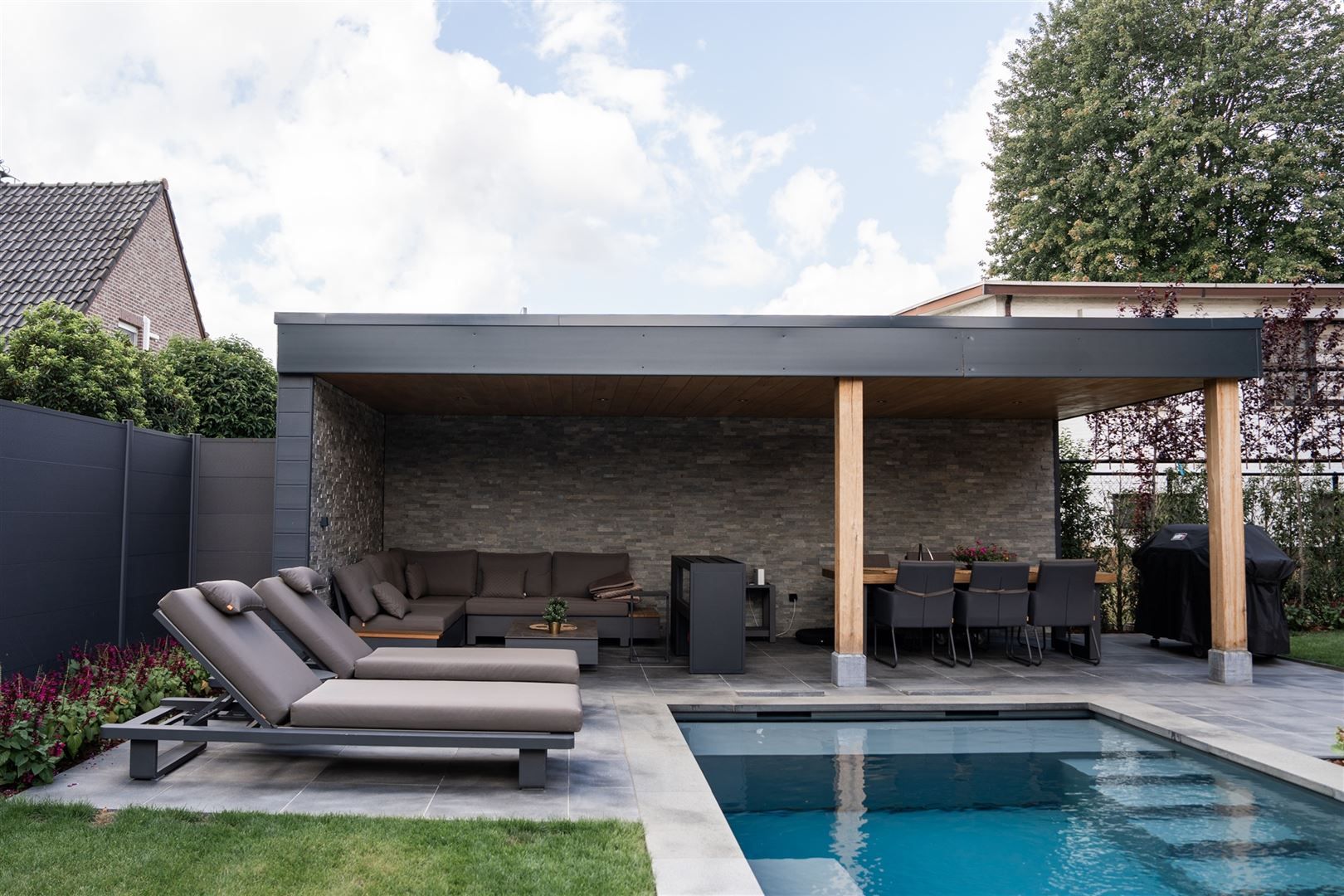 Prachtige woning met tuin en zwembad. foto 18