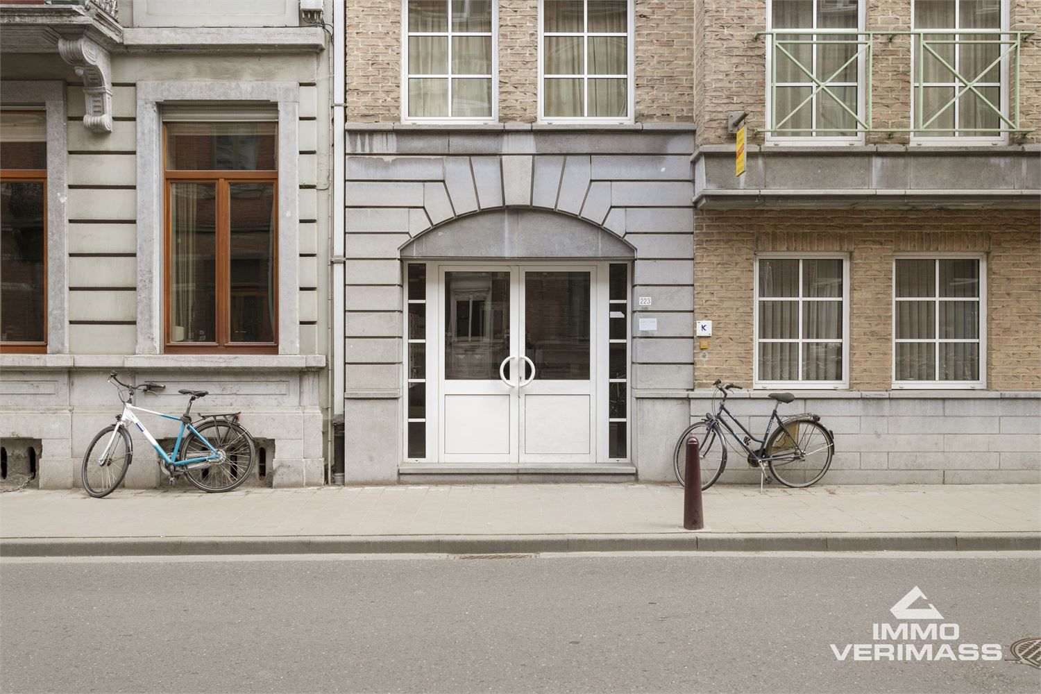 Gerenoveerde duplexstudio met aparte slaapkamer en ondergrondse parking gelegen op goede locatie in centrum Leuven foto 2