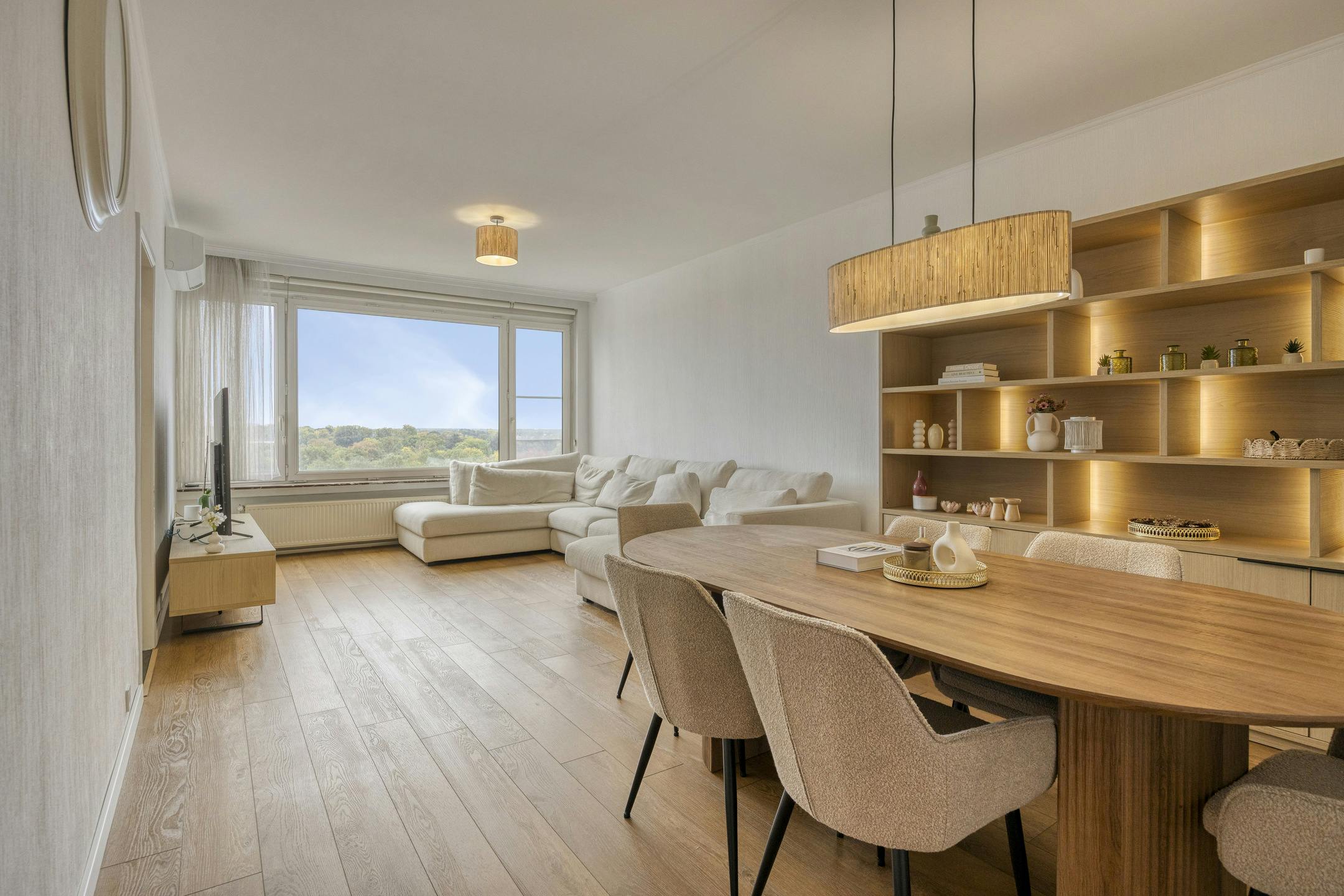 Appartement met 3 slaapkamers en terras te koop in Antwerpen foto {{pictureIndex}}