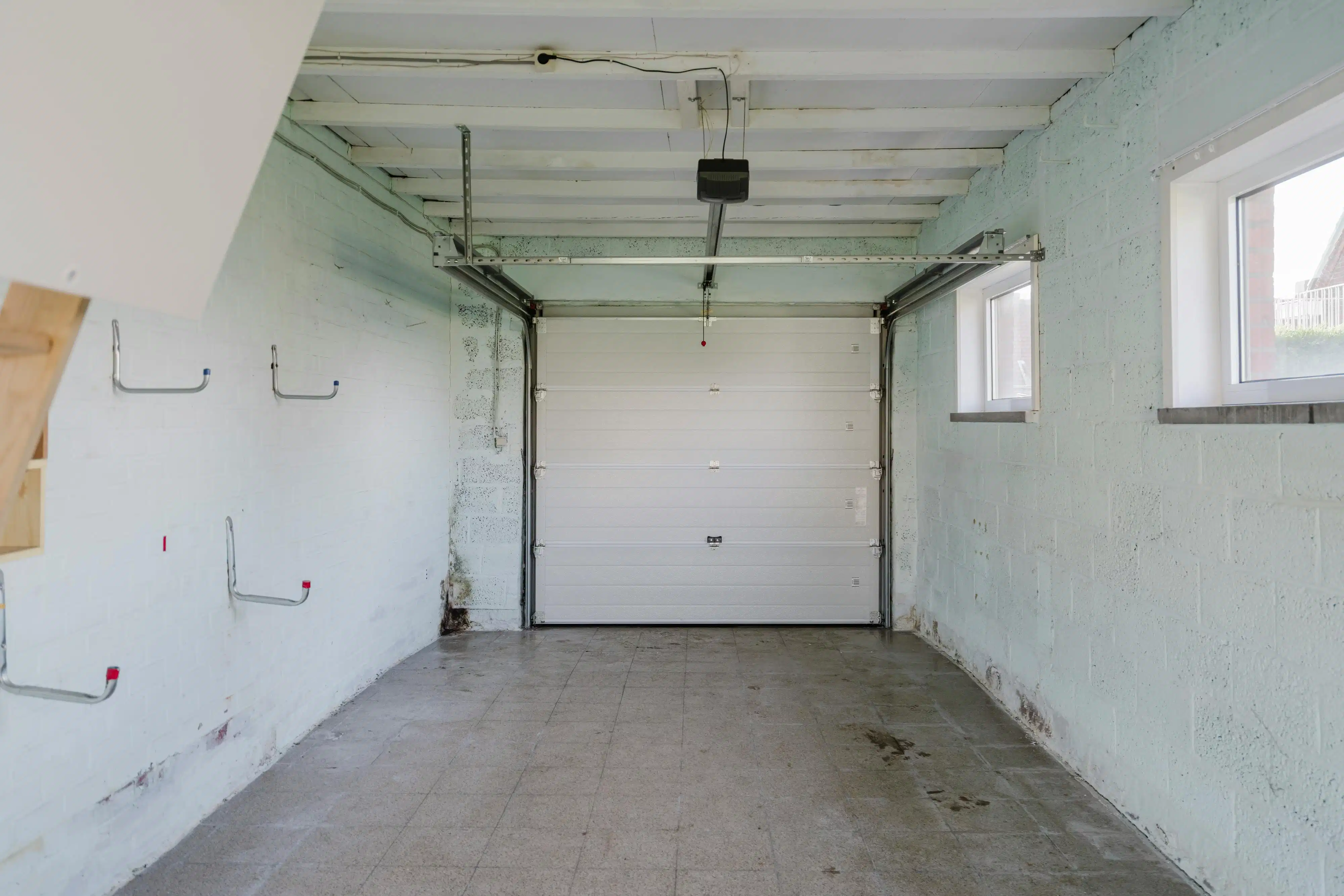 Te renoveren huis te koop met grote tuin, 3 slpk en garage foto 14