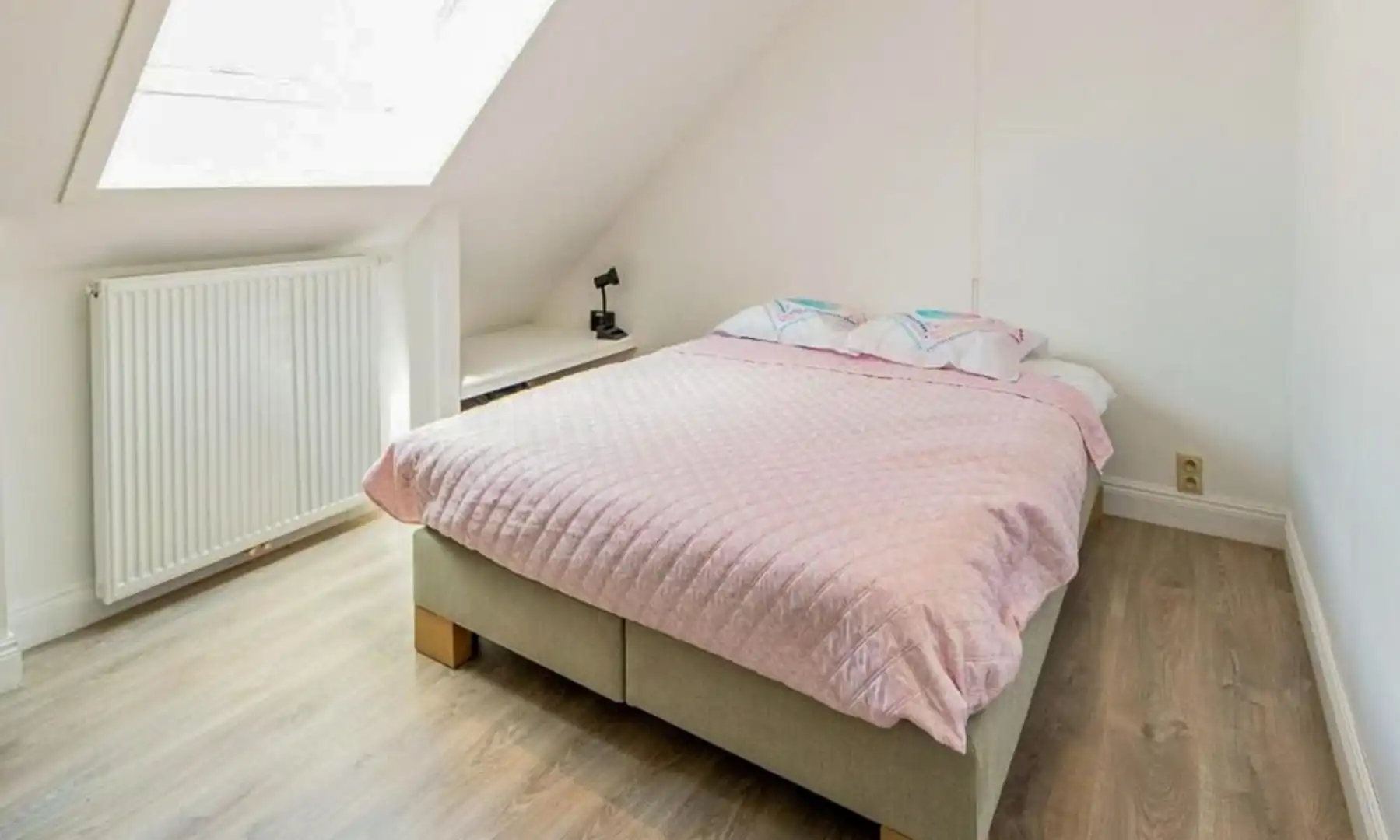 Instapklare, gemeubelde rijwoning met 3 verdiepingen te huur in Oostende foto 7