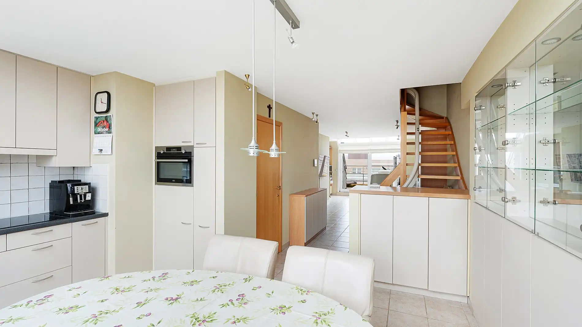 Penthouse met ruime terrassen nabij het strand te koop foto 10