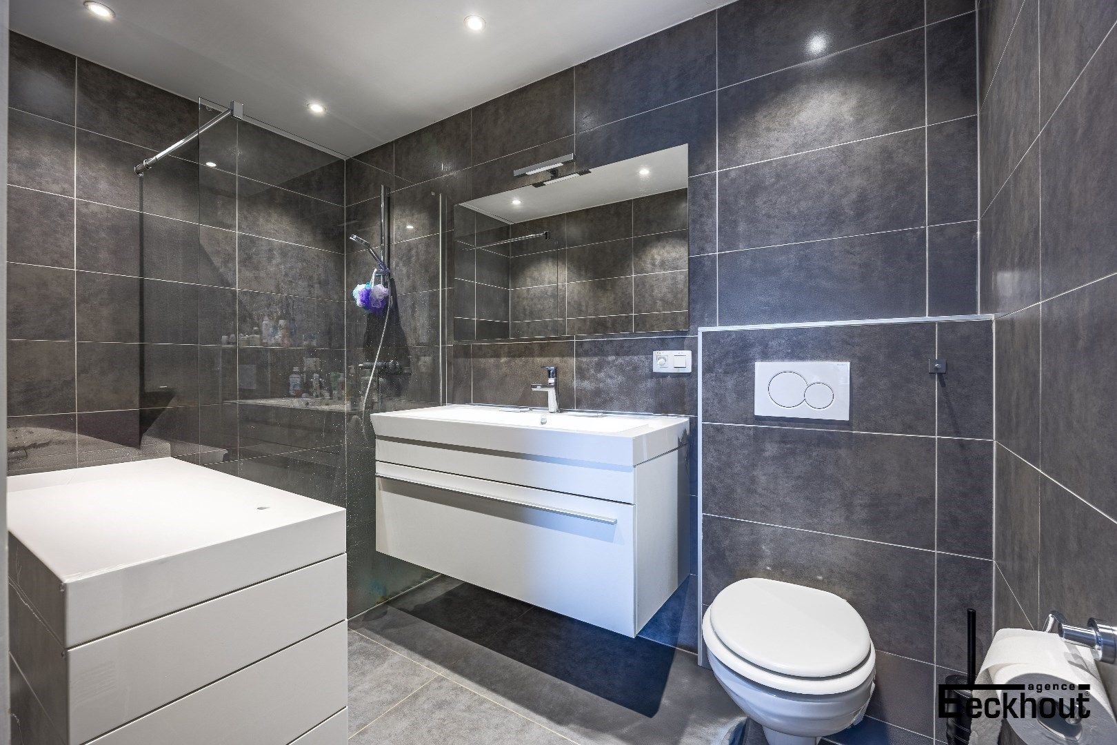 Instapklaar hoekappartement op gunstige ligging! foto 8