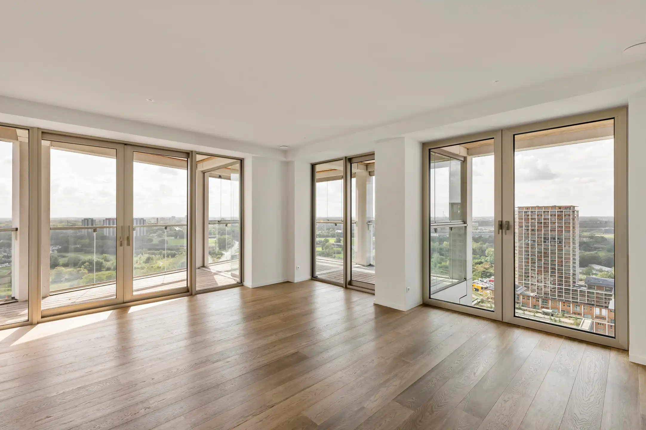 Uitzonderlijk hoekappartement op de 23ste verdieping met zicht over de skyline van Antwerpen.&nbsp; foto 8