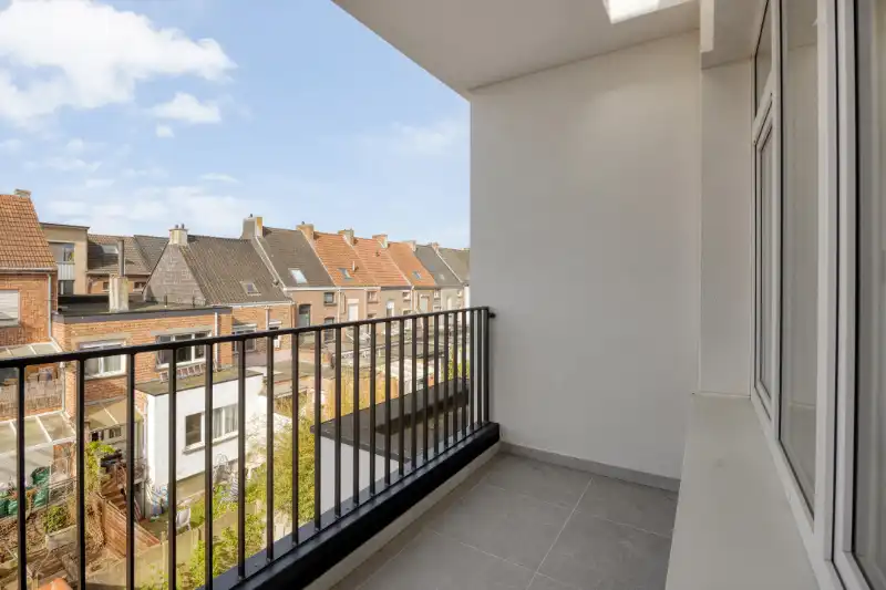 Volledig nieuw gerenoveerd appartement foto 12