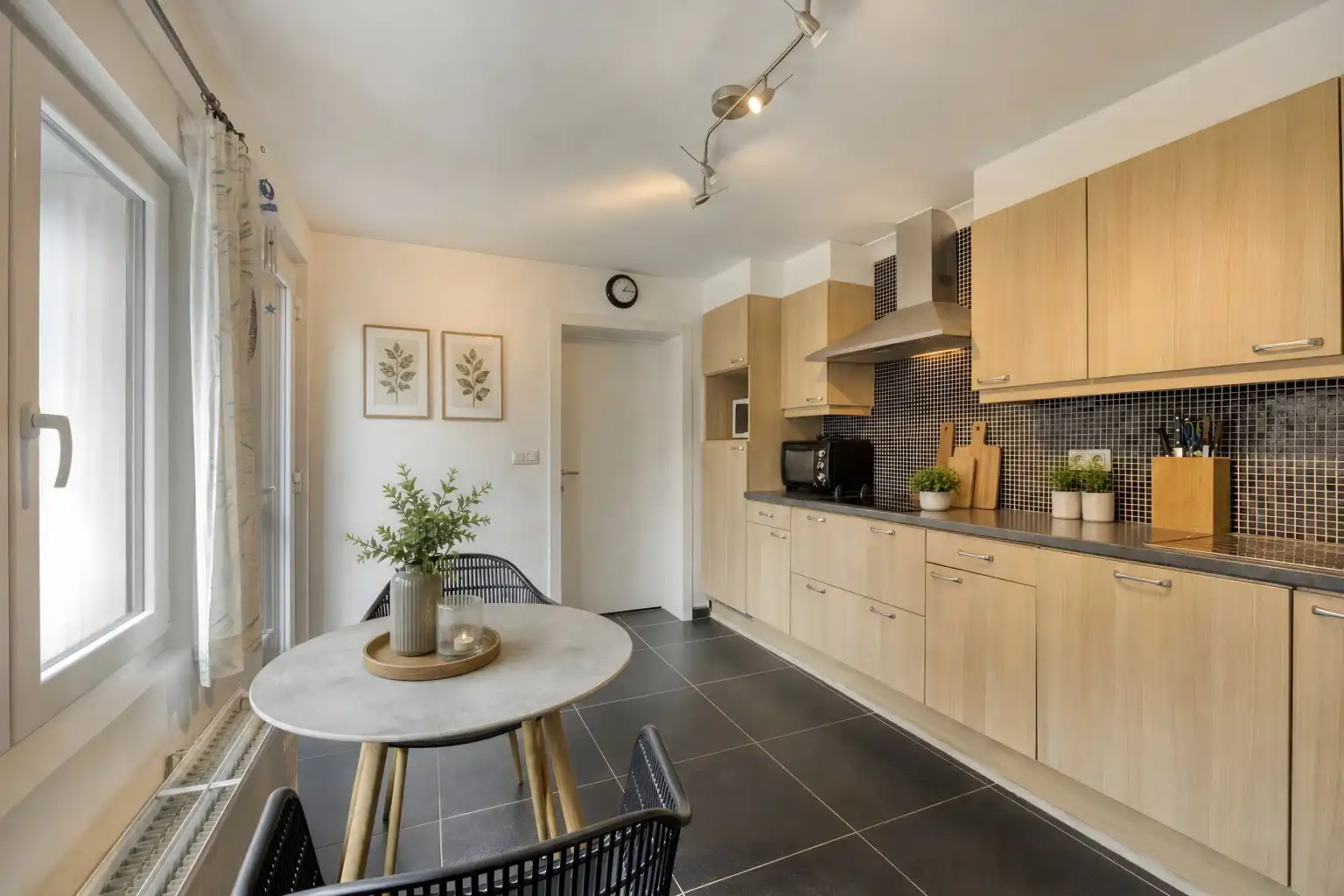 Instapklare woning in doodlopende straat te Vertrijk foto 10