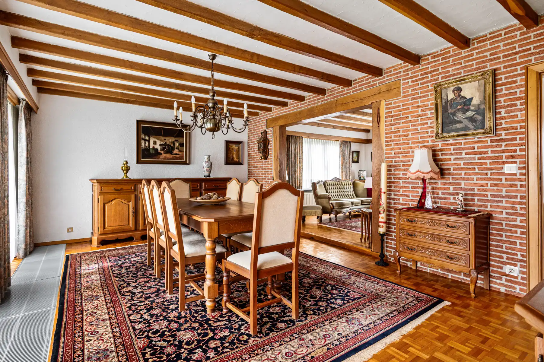 Ruime gezinswoning met tuin en garage op 856 m2 foto 7