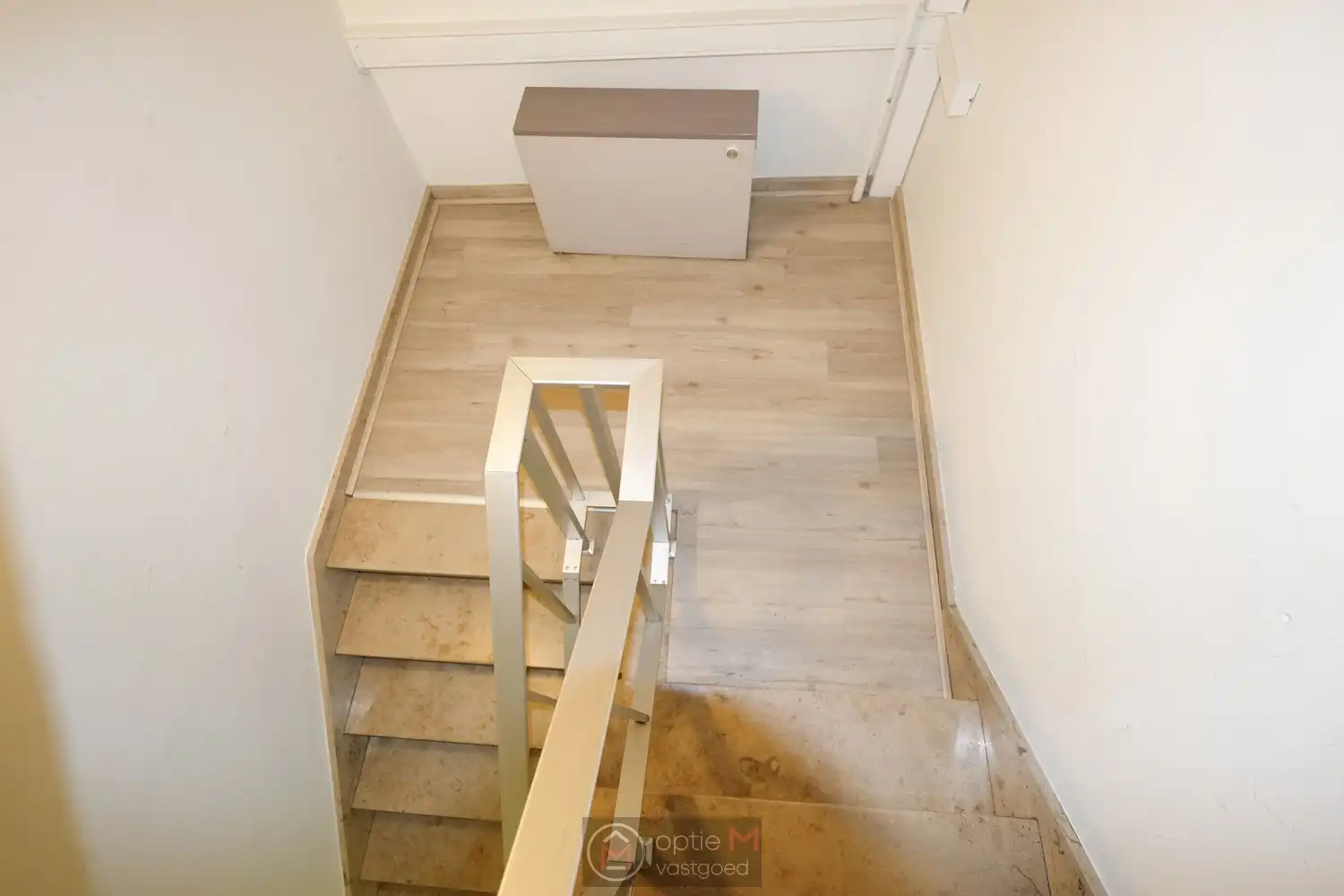 RUIM KANTOORGEBOUW OP TOPLIGGING IN BILZEN foto 7