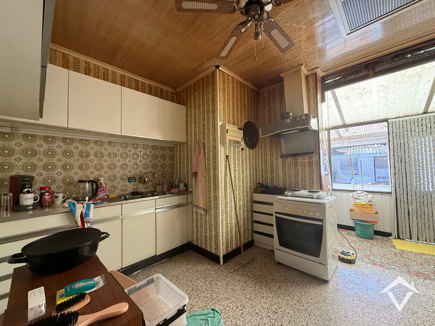 Te renoveren rijwoning met tuin, 3 slaapkamers te centrum Roeselare foto 7