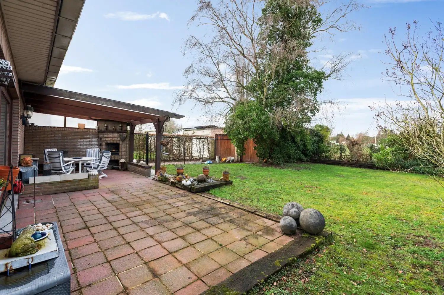 LAAGBOUW VILLA MET 3 SLK, DUBBELE GARAGE EN TUIN! foto 3