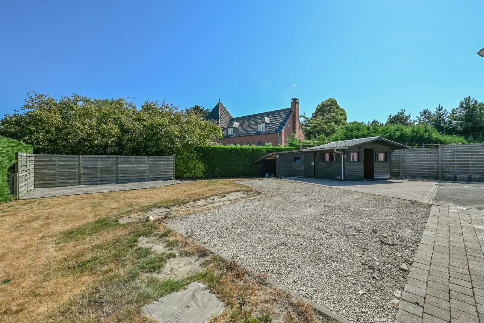 Gelijkvloerse ruime gezinswoning op 863 m2 met ruime garage  foto 24