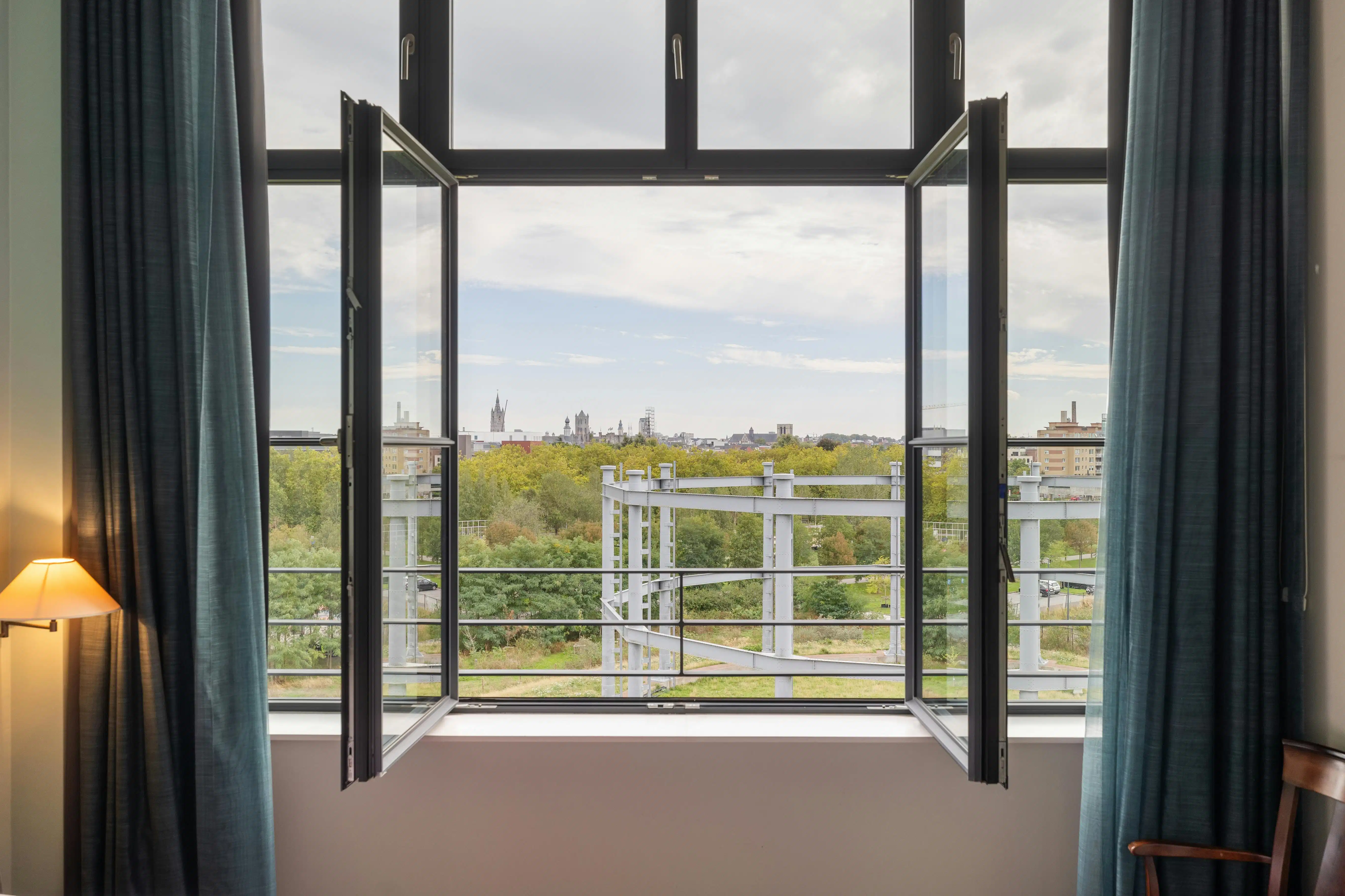 Luxe appartement met zicht op de torens te koop te Gent foto 14