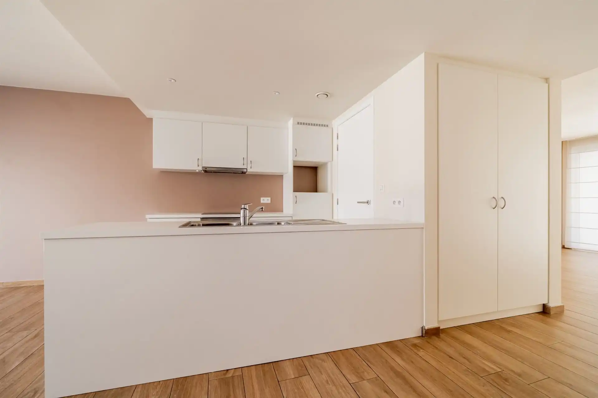 Modern 1 slpk appartement met terras in centrum! foto 8