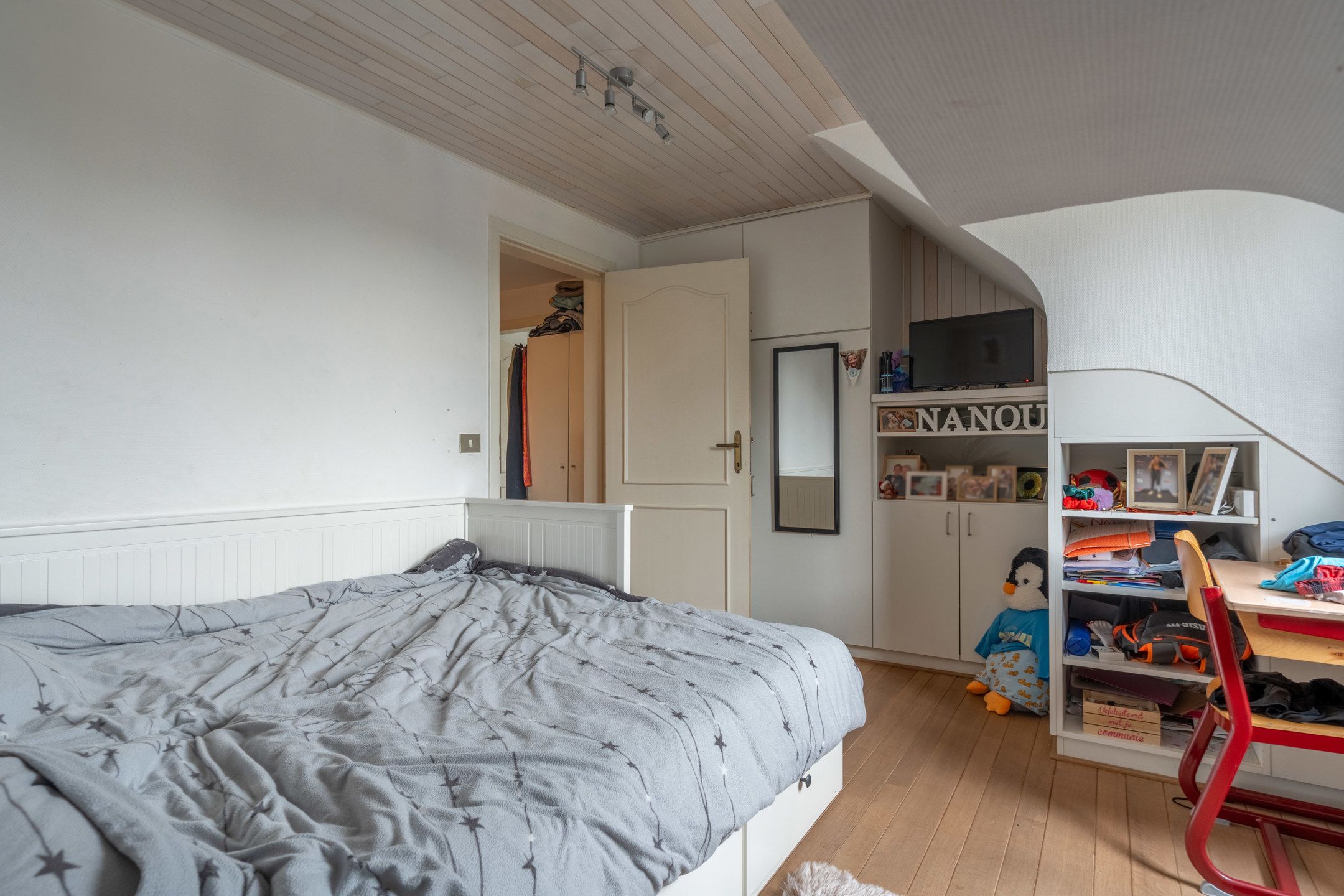 Ruime woning op gunstig gelegen perceel van 922 m² foto 23