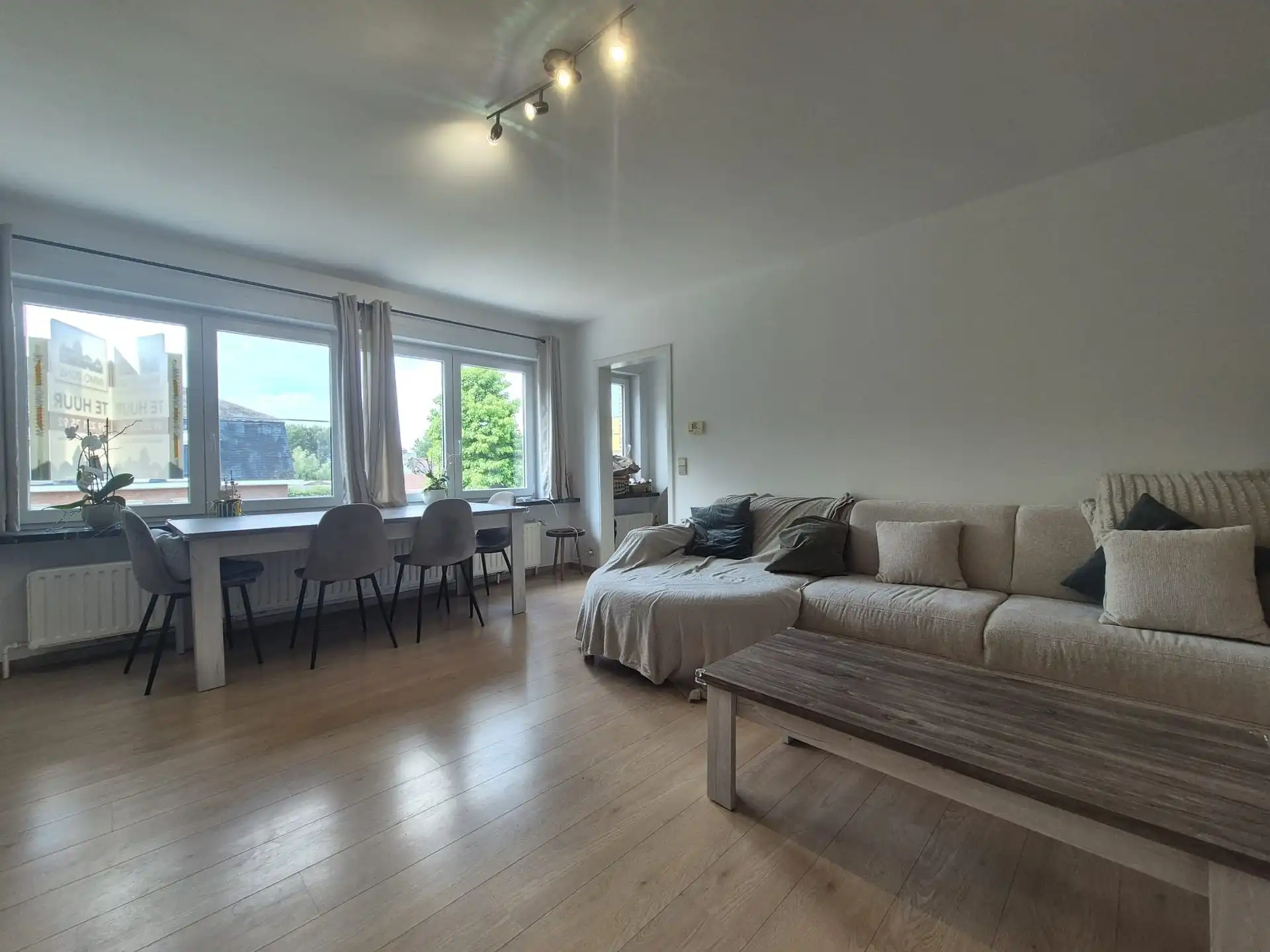 Mooi en rustig gelegen instapklaar appartement met zongericht terras en garage. foto 5