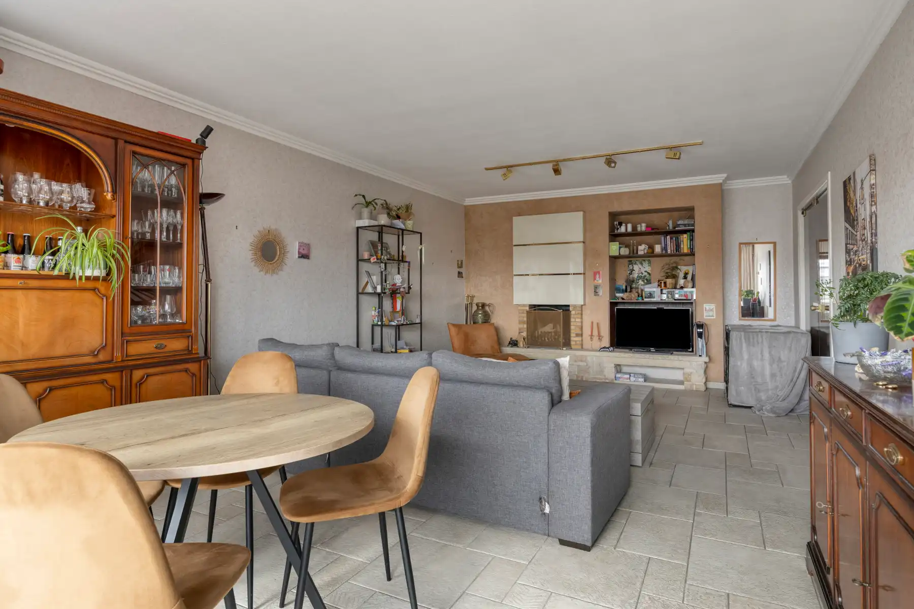 Appartement met 2 slaapkamers, terras, kelder (+ ev. garage) foto 4