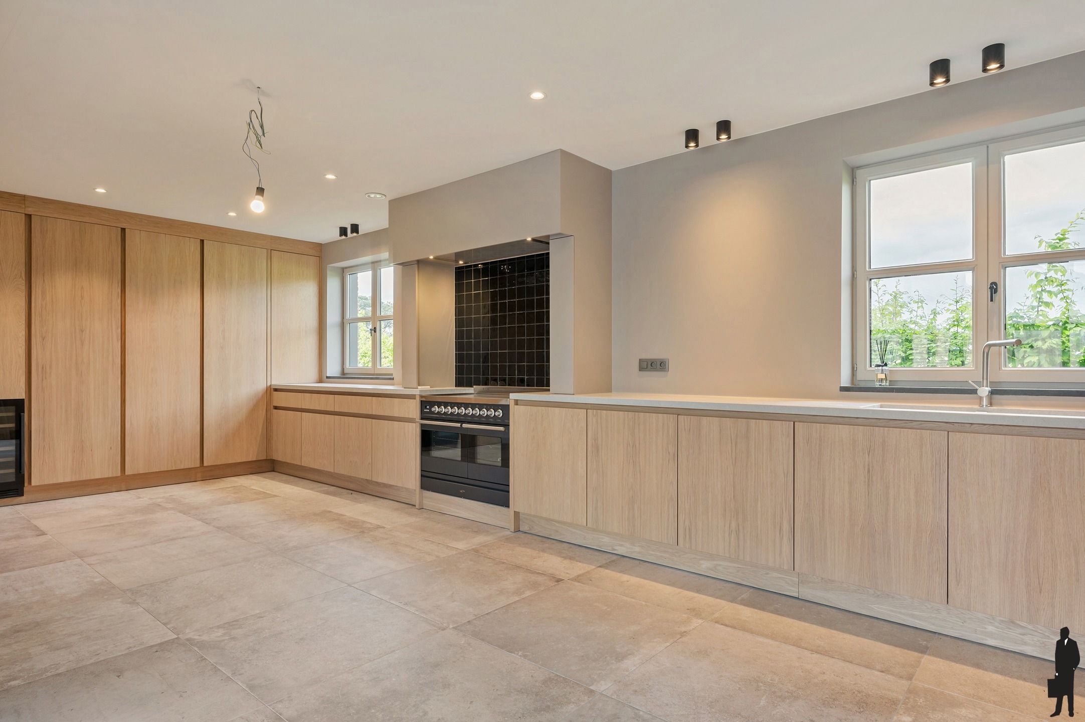 Hoogwaardig, gerenoveerde villa op een perceel van 3.552m² foto 8