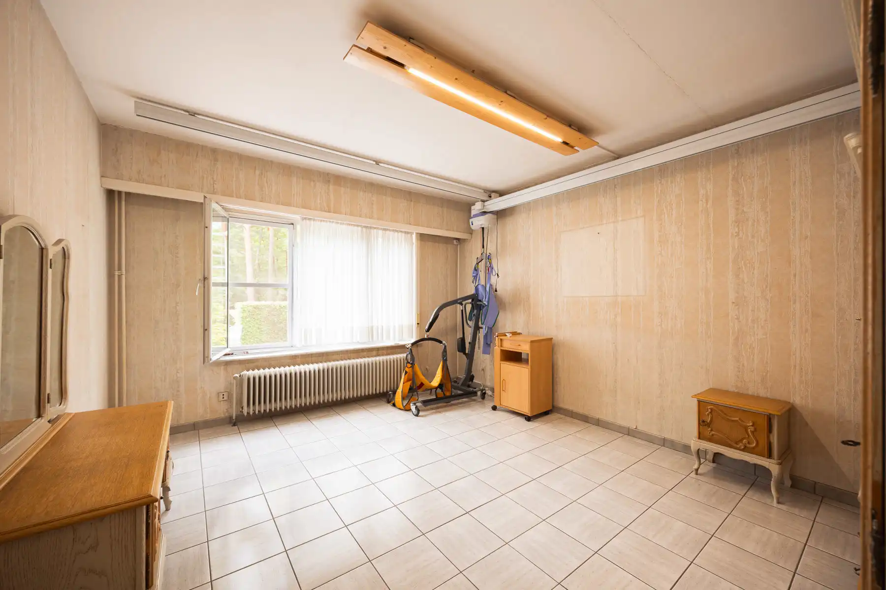 Karaktervolle villa met veel potentieel op een riant perceel foto 11