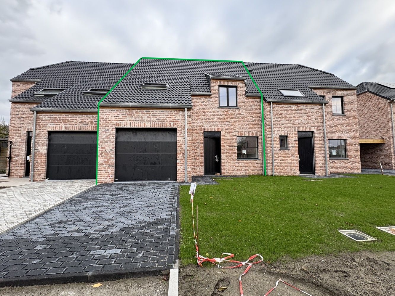 Nieuwbouwwoning met 4 slaapkamers + garage foto 15