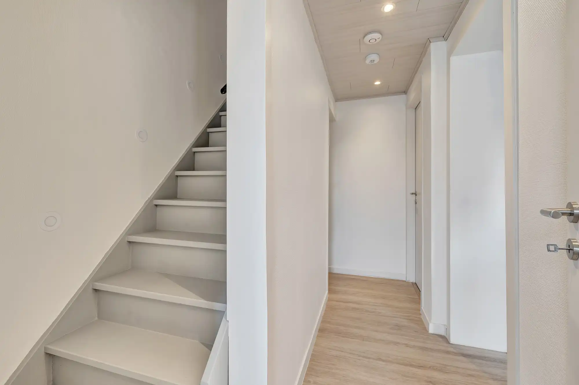 Gerenoveerde gezinswoning met 3 slaapkamers foto 8