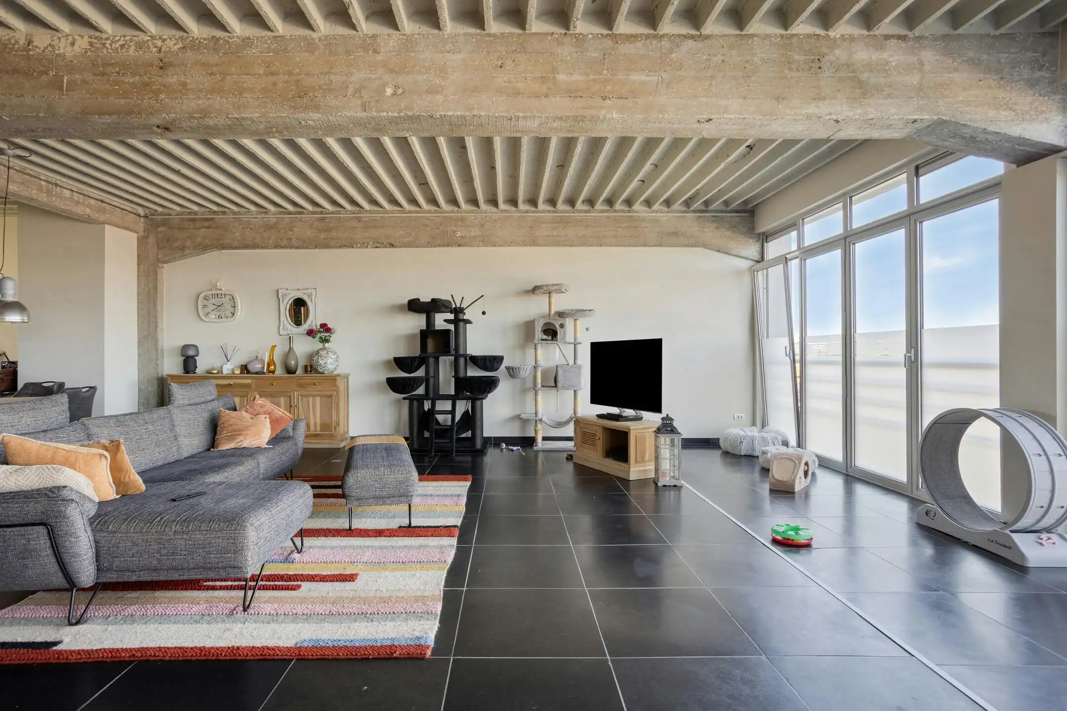 Stijlvolle designloft met zicht op het kanaal in hartje Kortrijk foto 4
