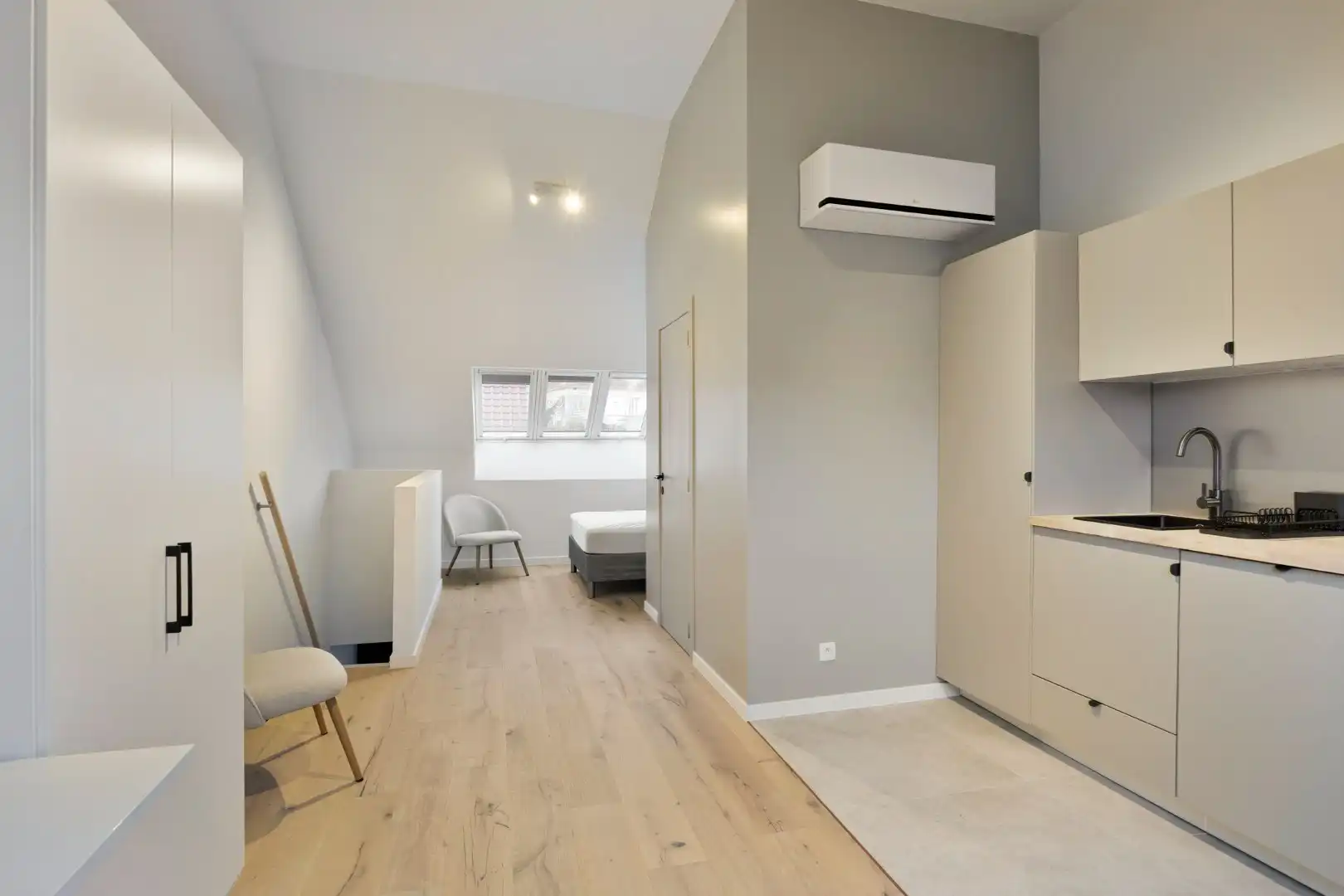 Totaal gerenoveerde en bemeubelde studio op gunstige ligging nabij Leuven  foto 20